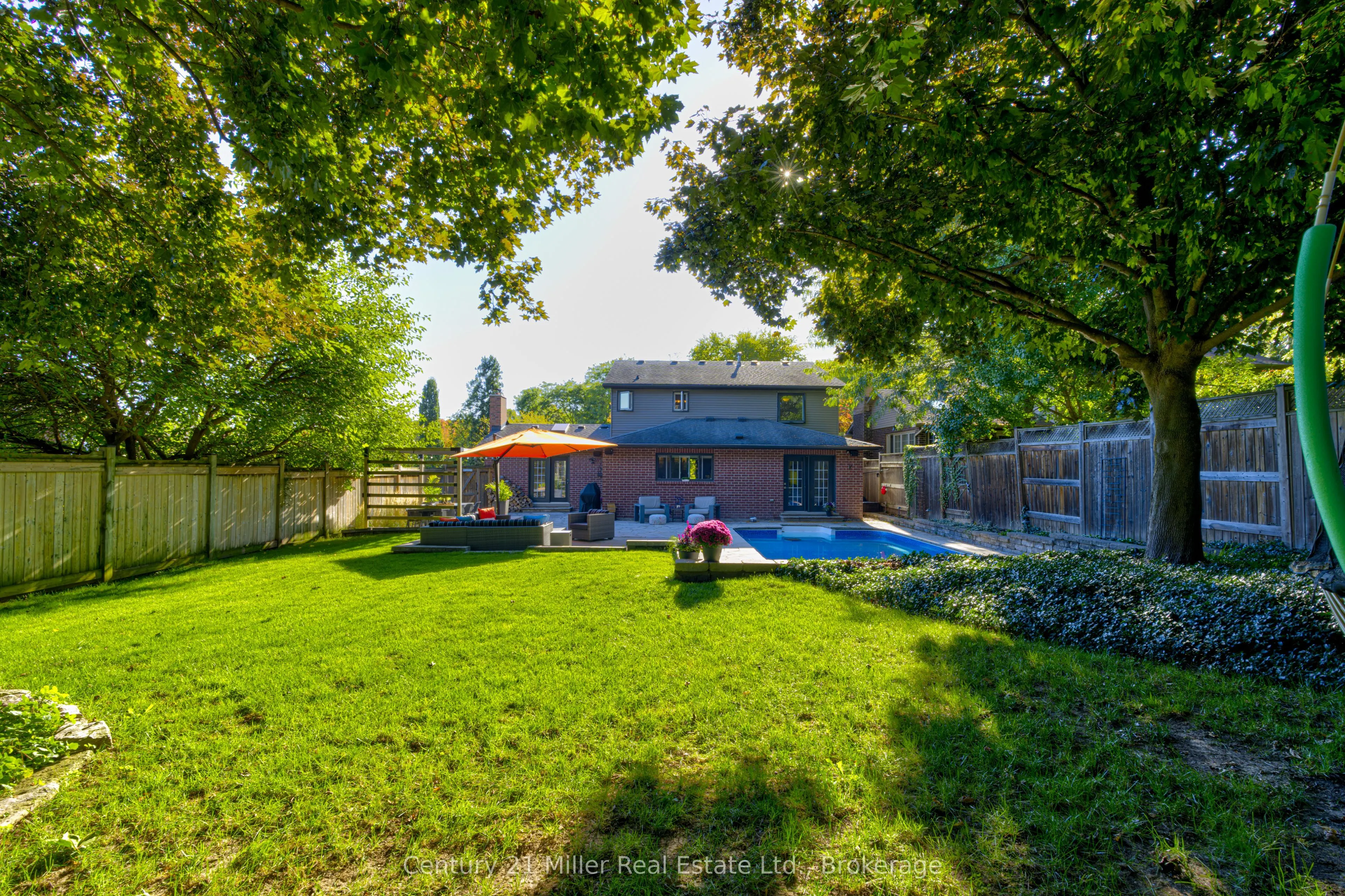 6 Mays Crescent