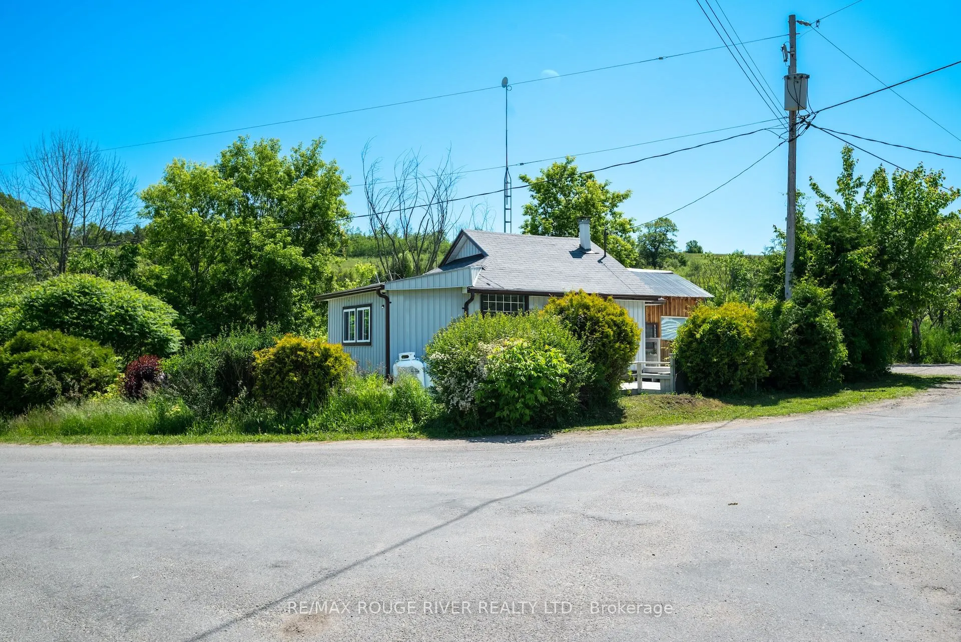 200 Dunnette Landing