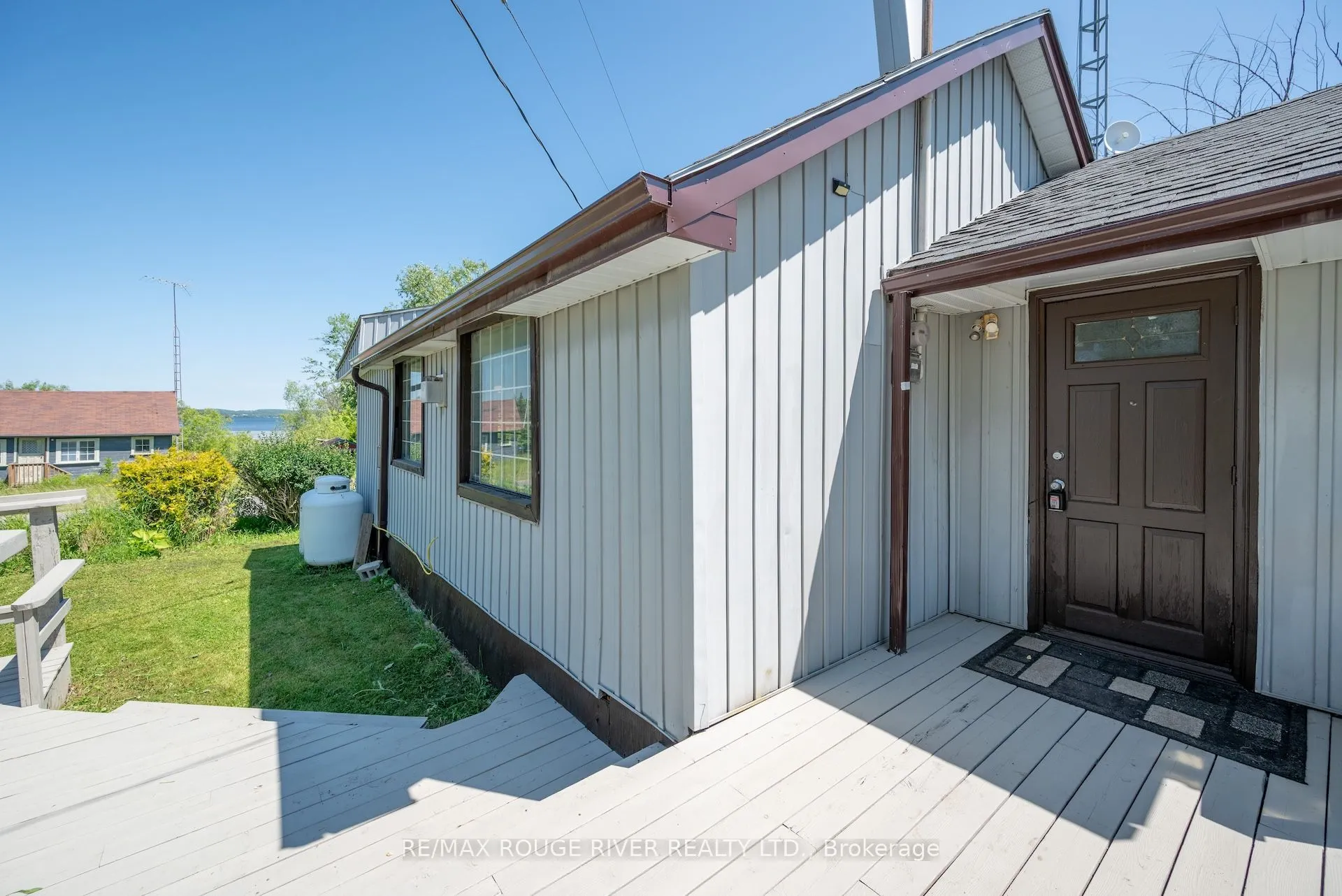 200 Dunnette Landing