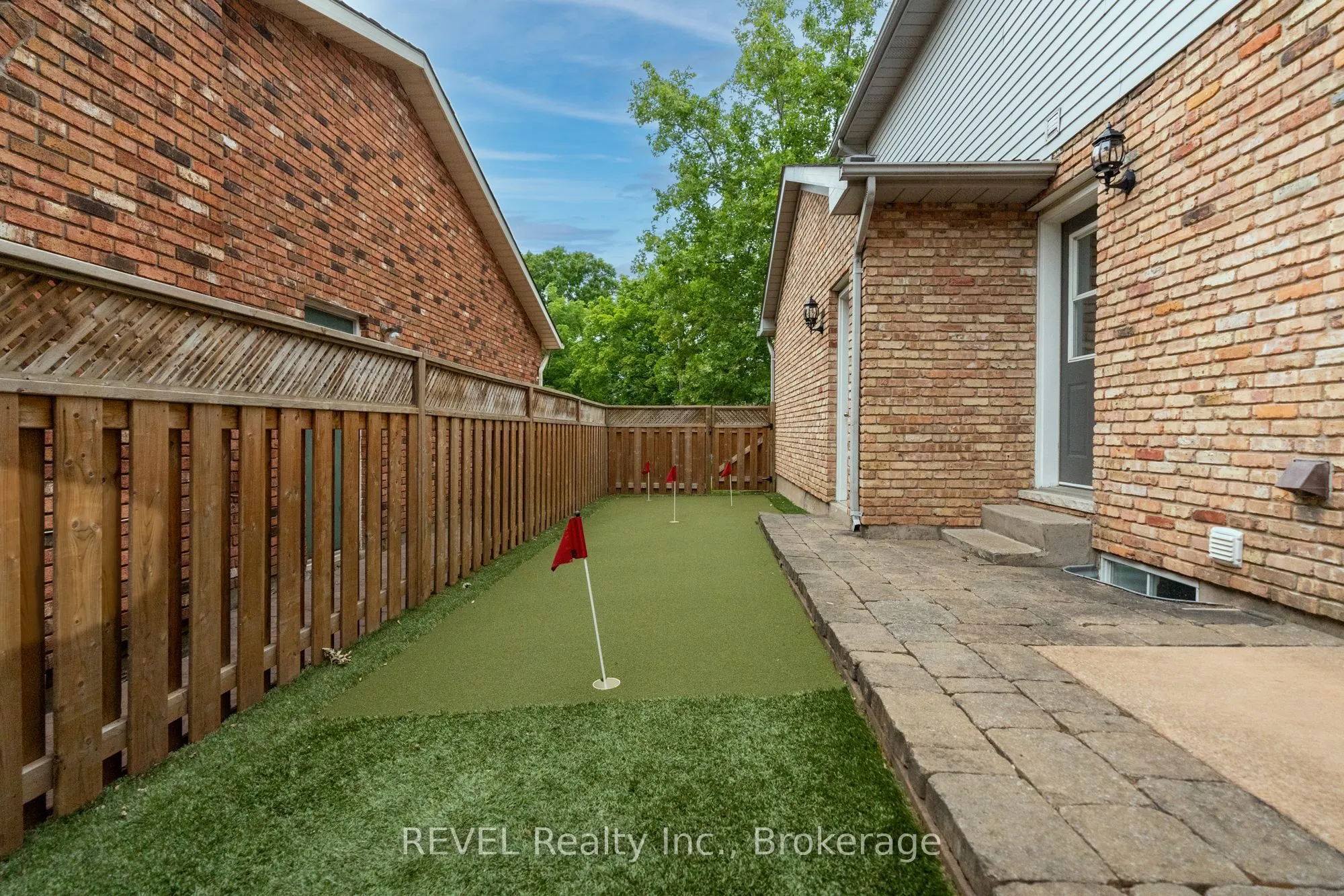78 SOVEREIGN Drive