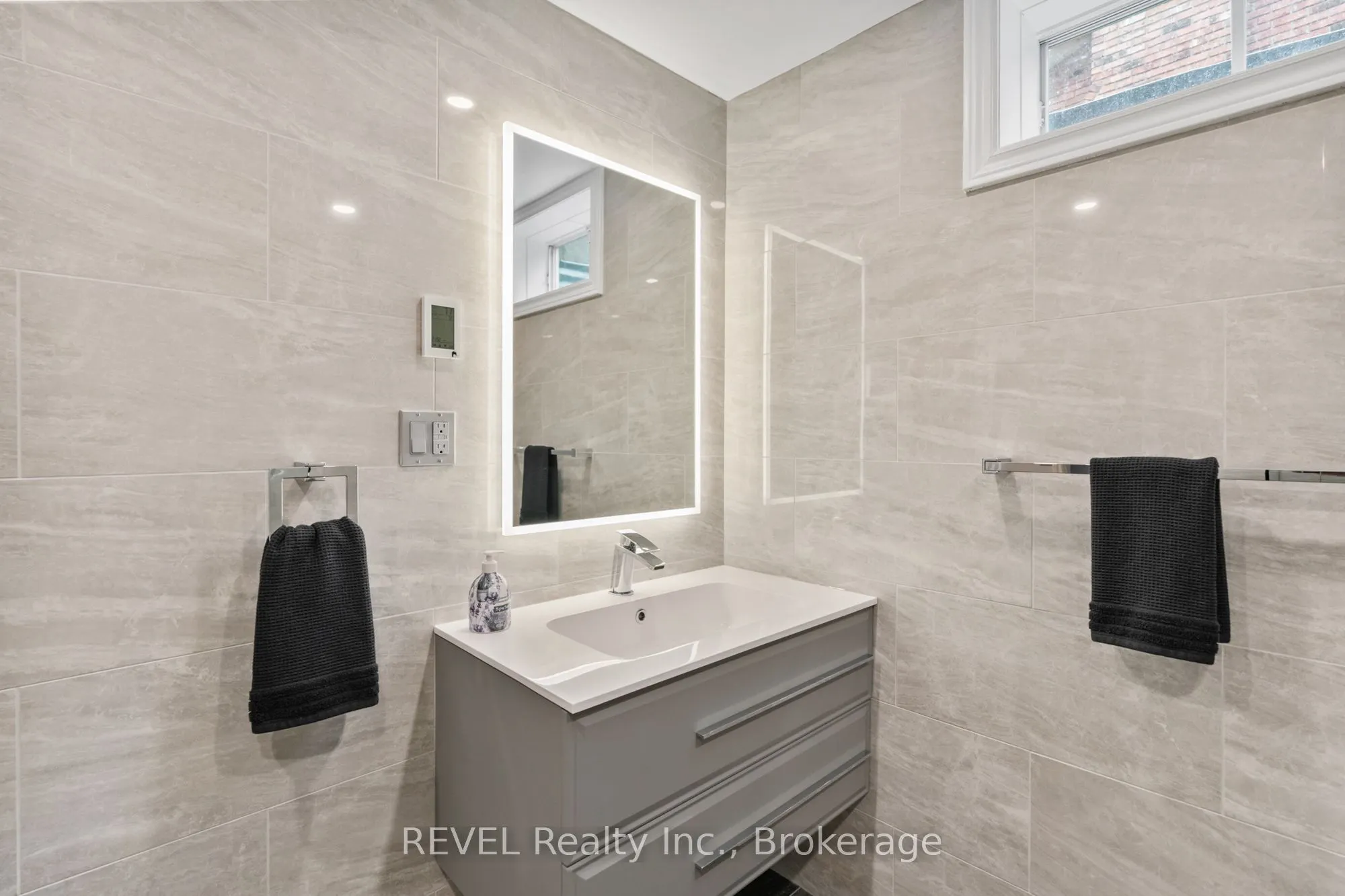 78 SOVEREIGN Drive