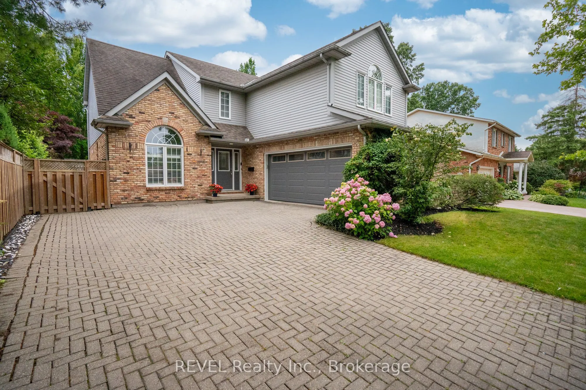 78 SOVEREIGN Drive