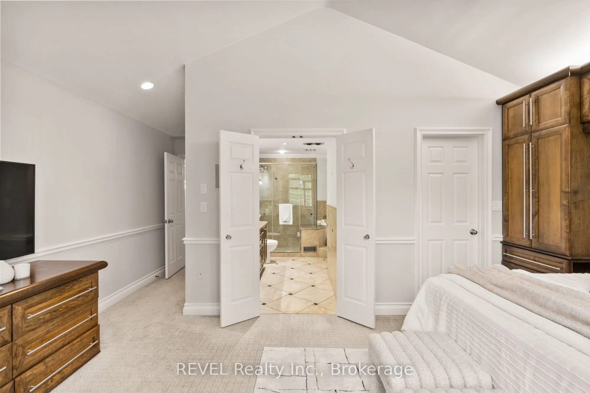 78 SOVEREIGN Drive