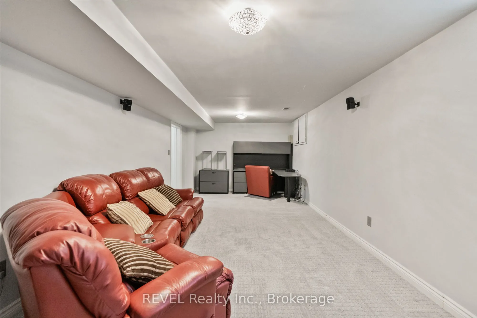 78 SOVEREIGN Drive