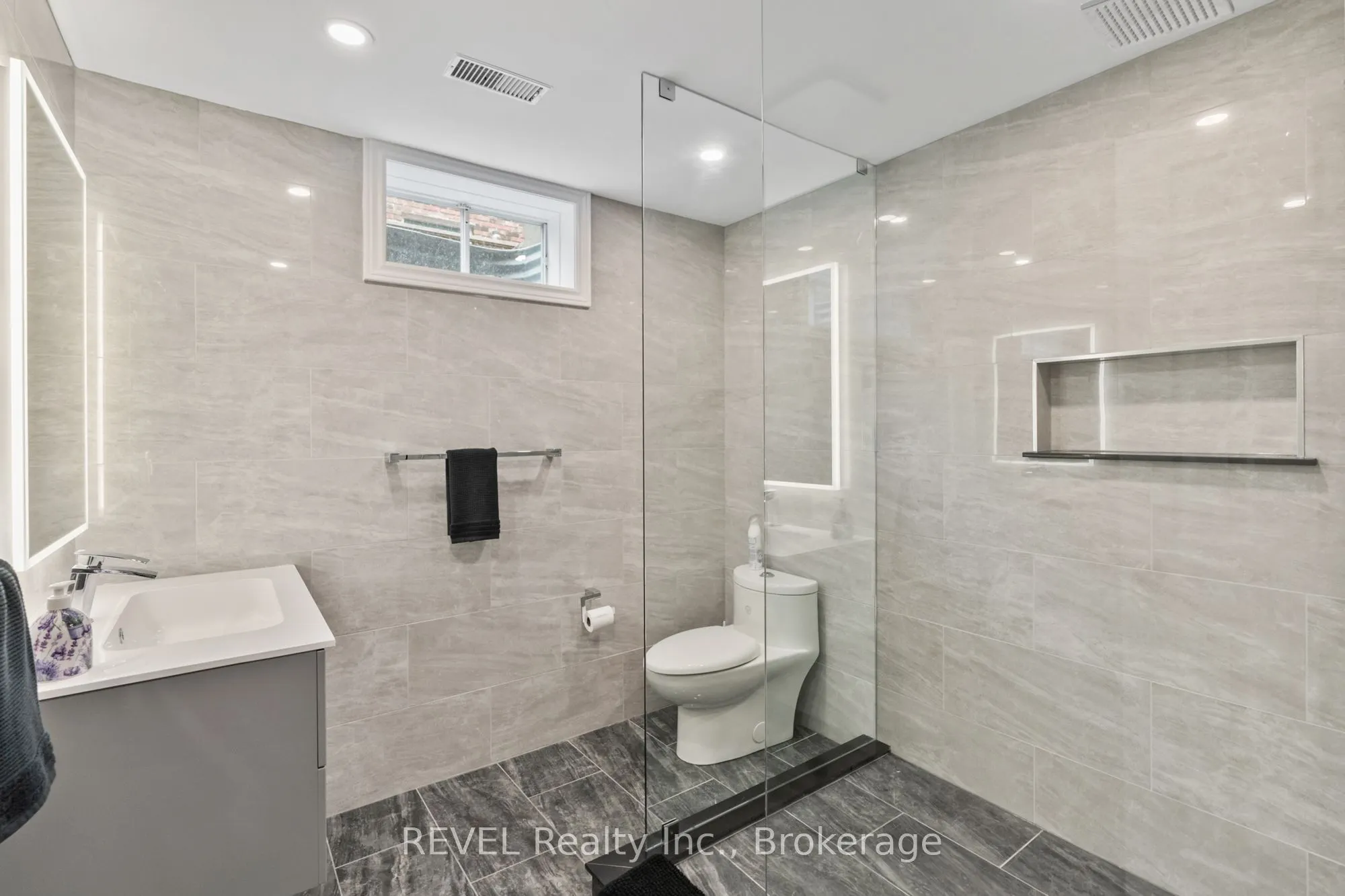 78 SOVEREIGN Drive
