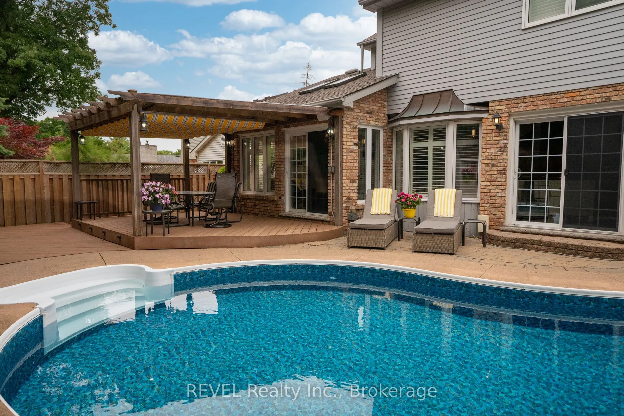78 SOVEREIGN Drive