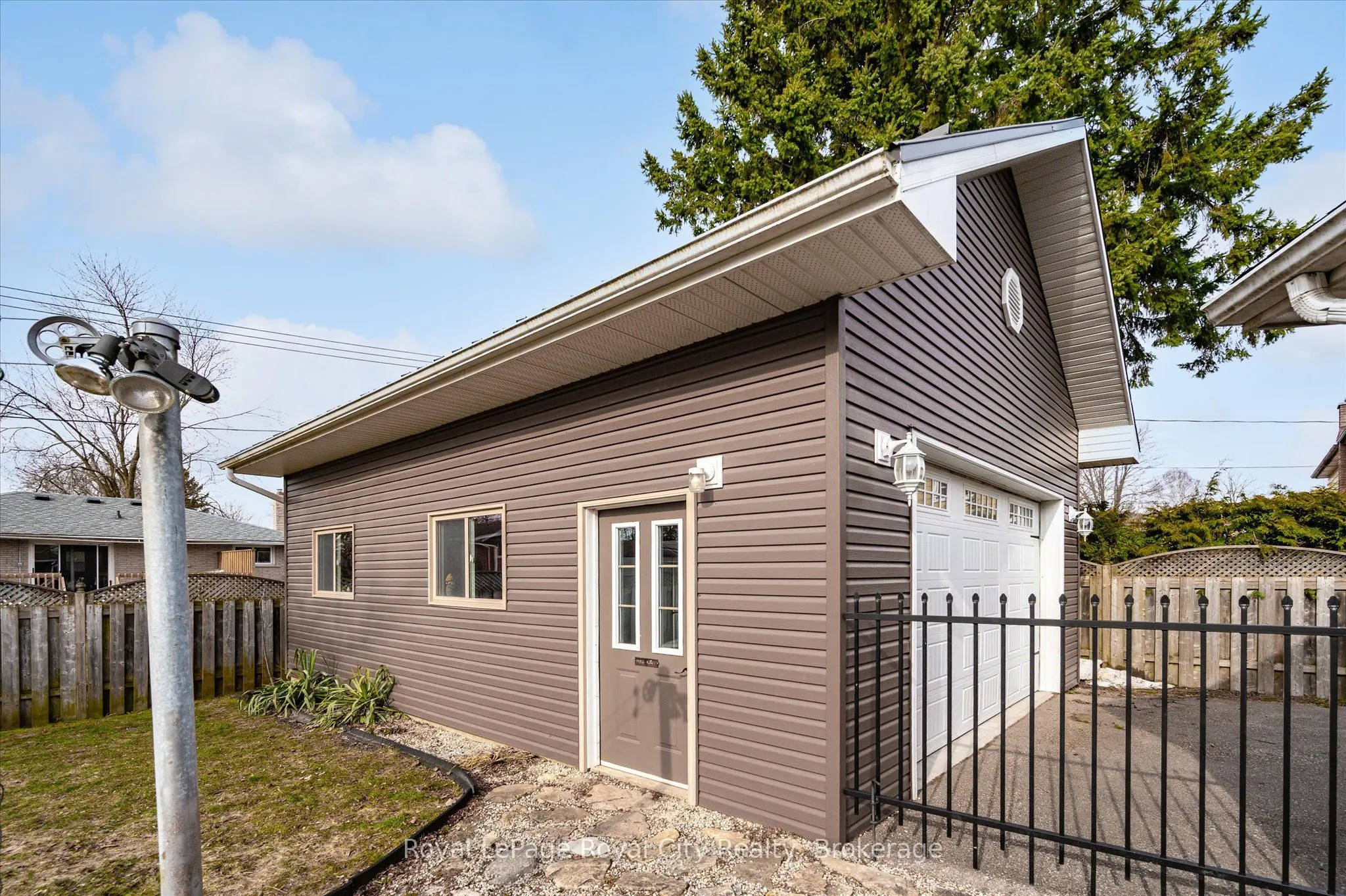 15 Wellington Drive