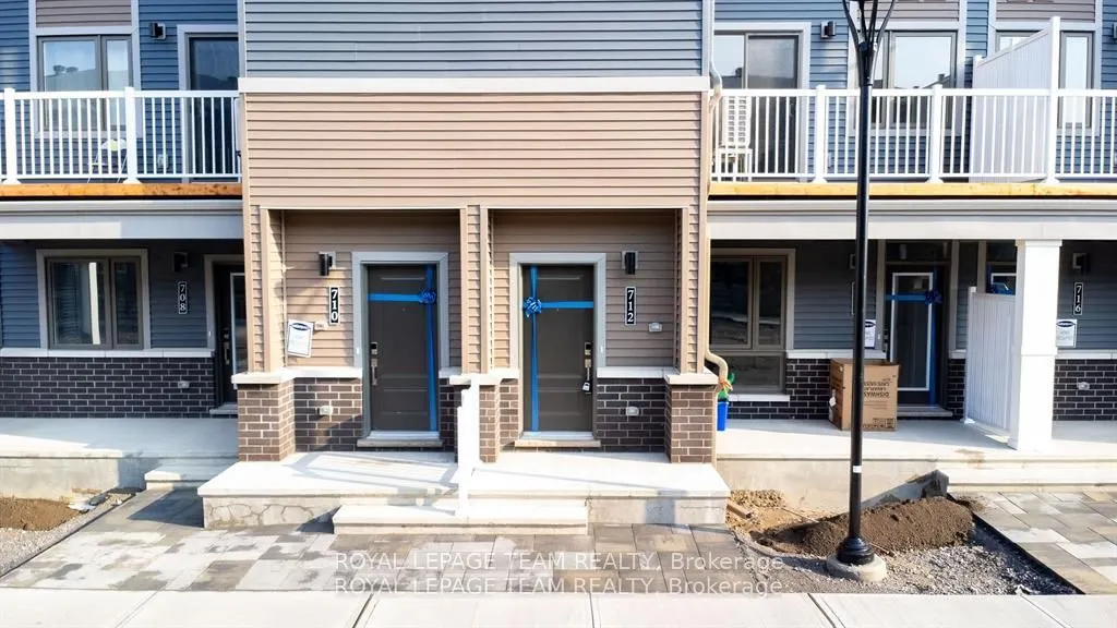 712 Parnian Private, #712