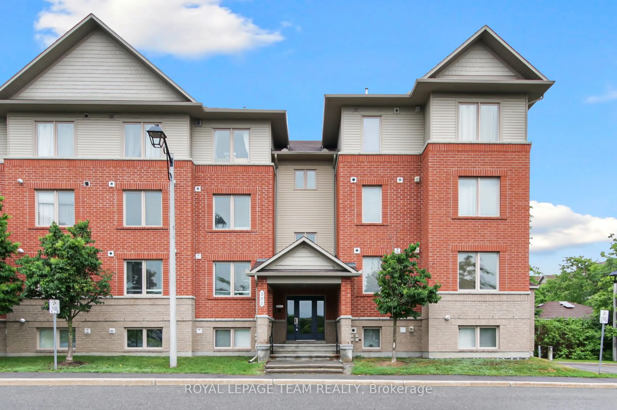 565 Stonefield Private, #2