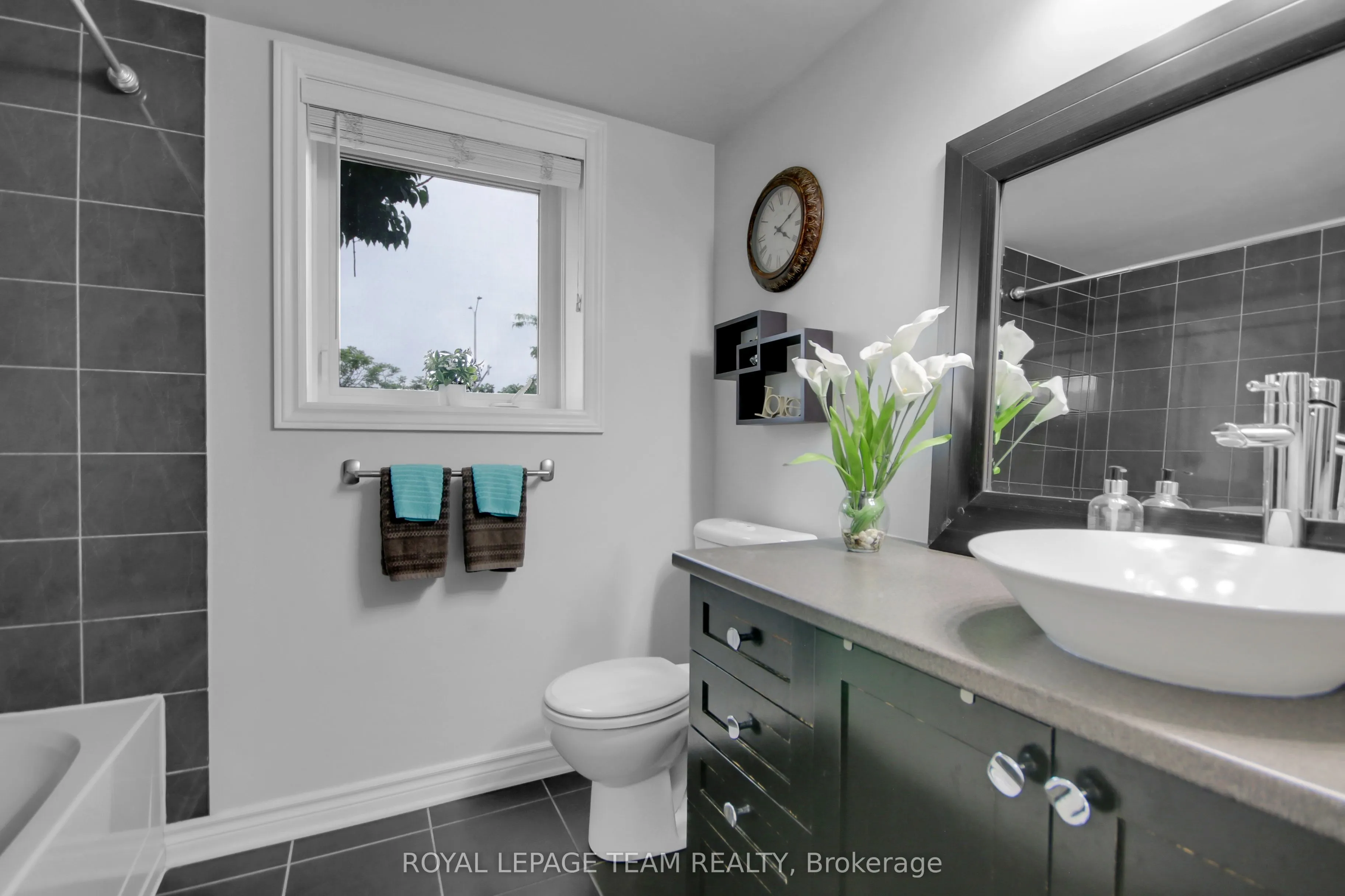 565 Stonefield Private, #2