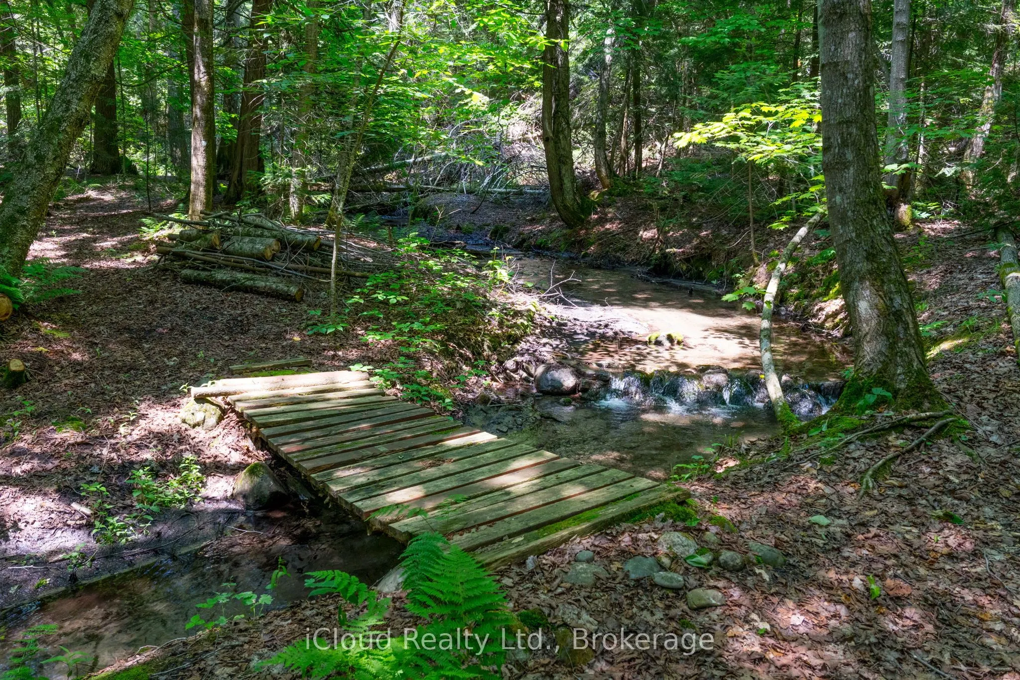 487202 30 Side Road