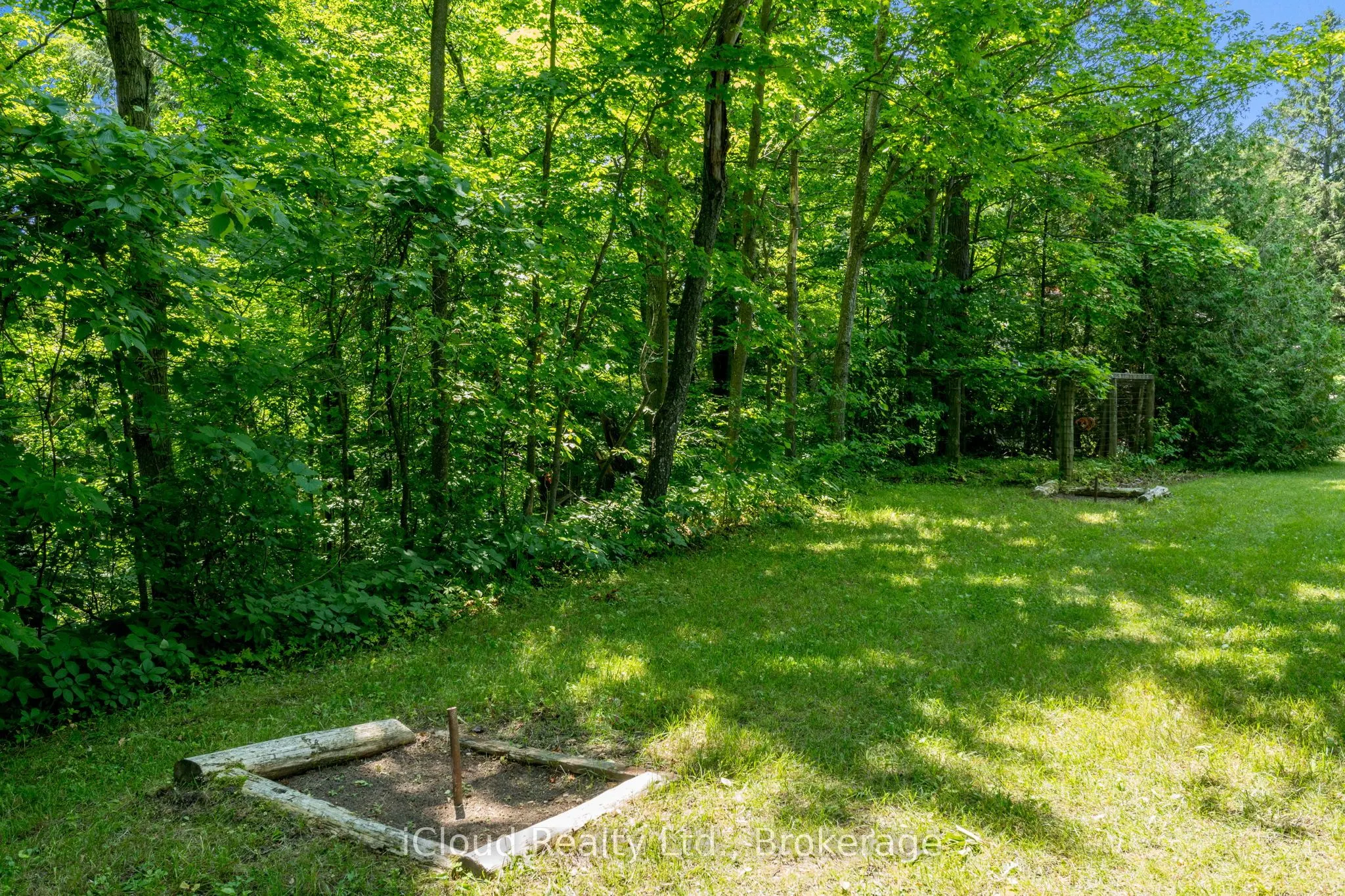 487202 30 Side Road