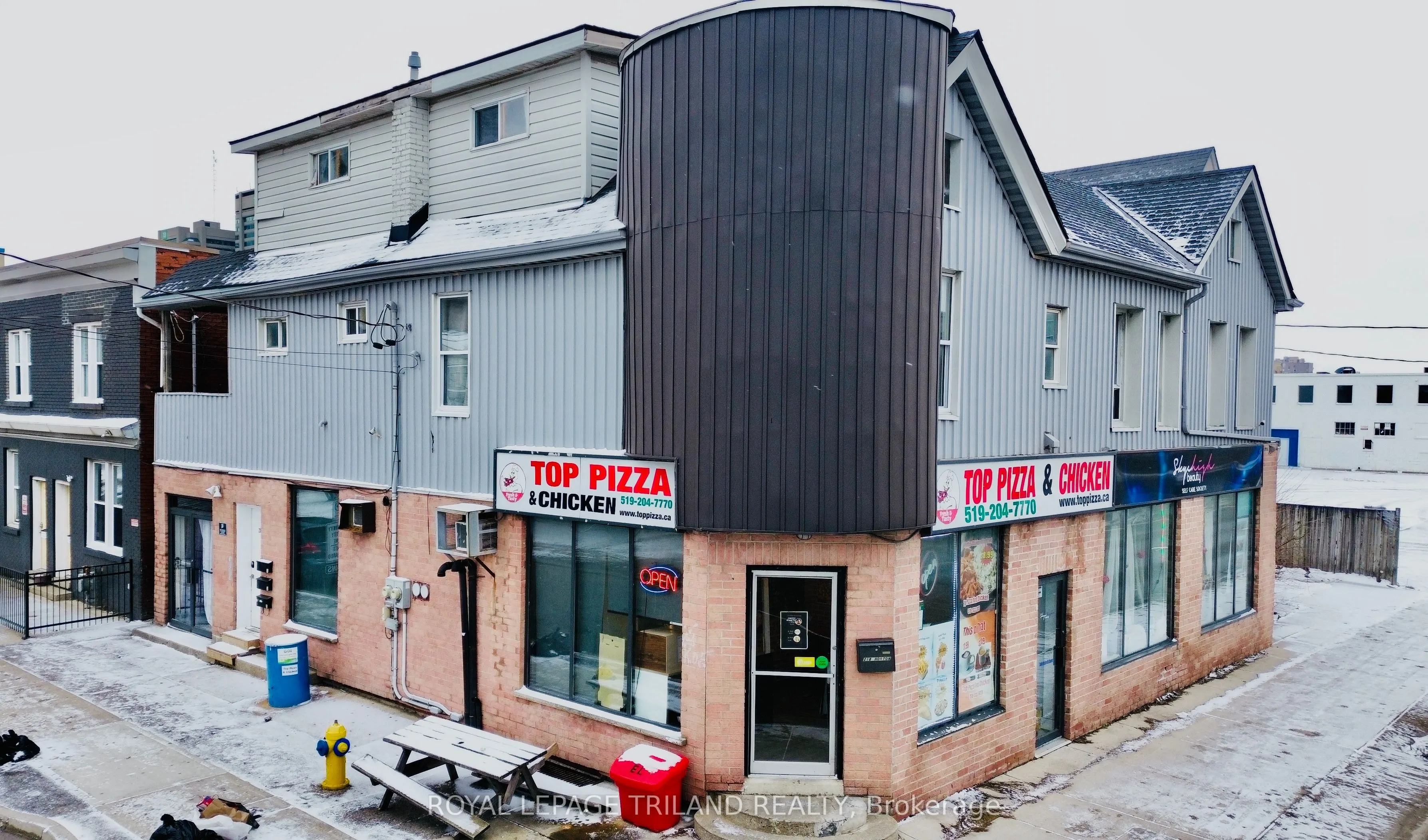 218 Horton Street E