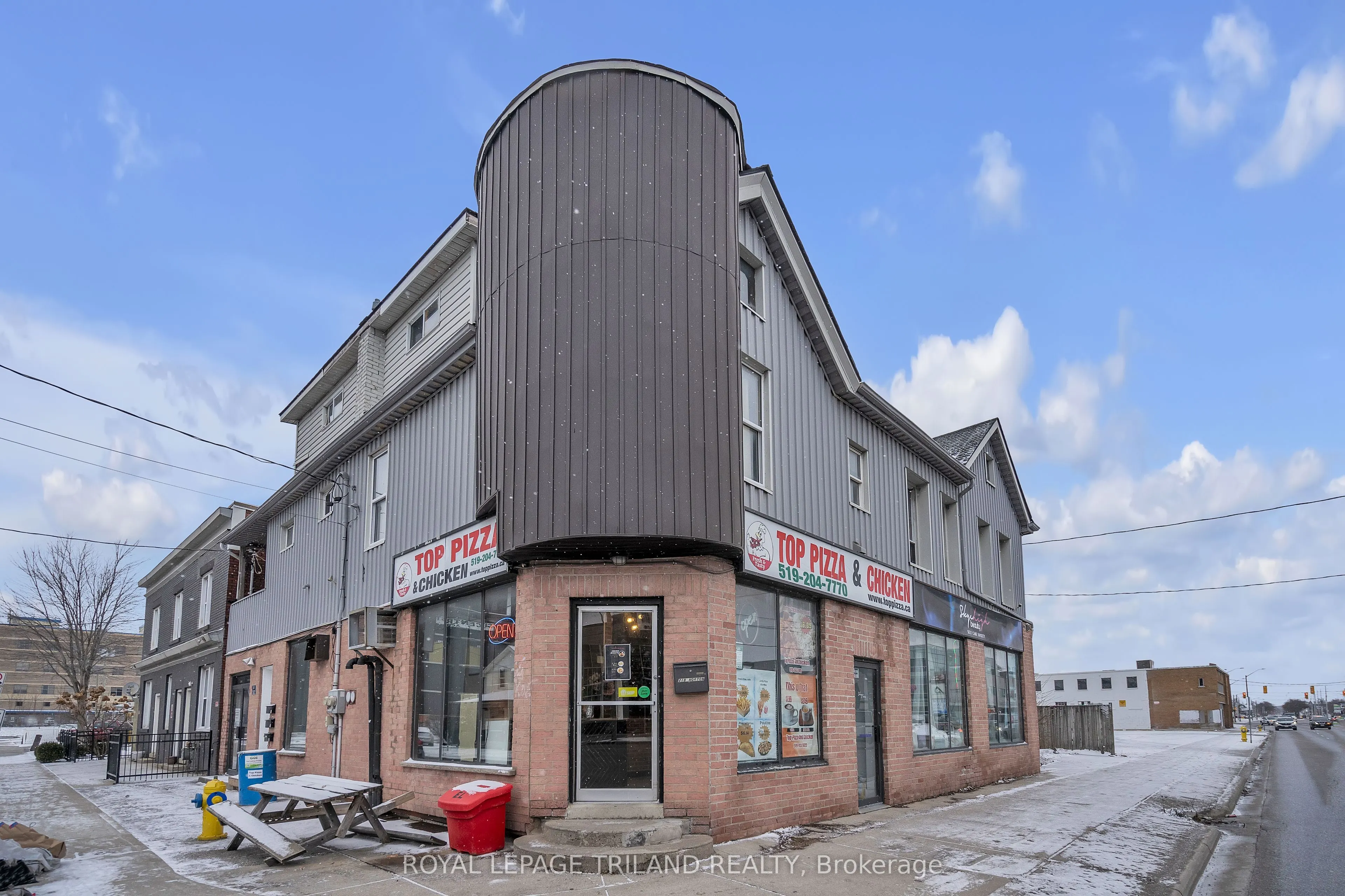 218 Horton Street E