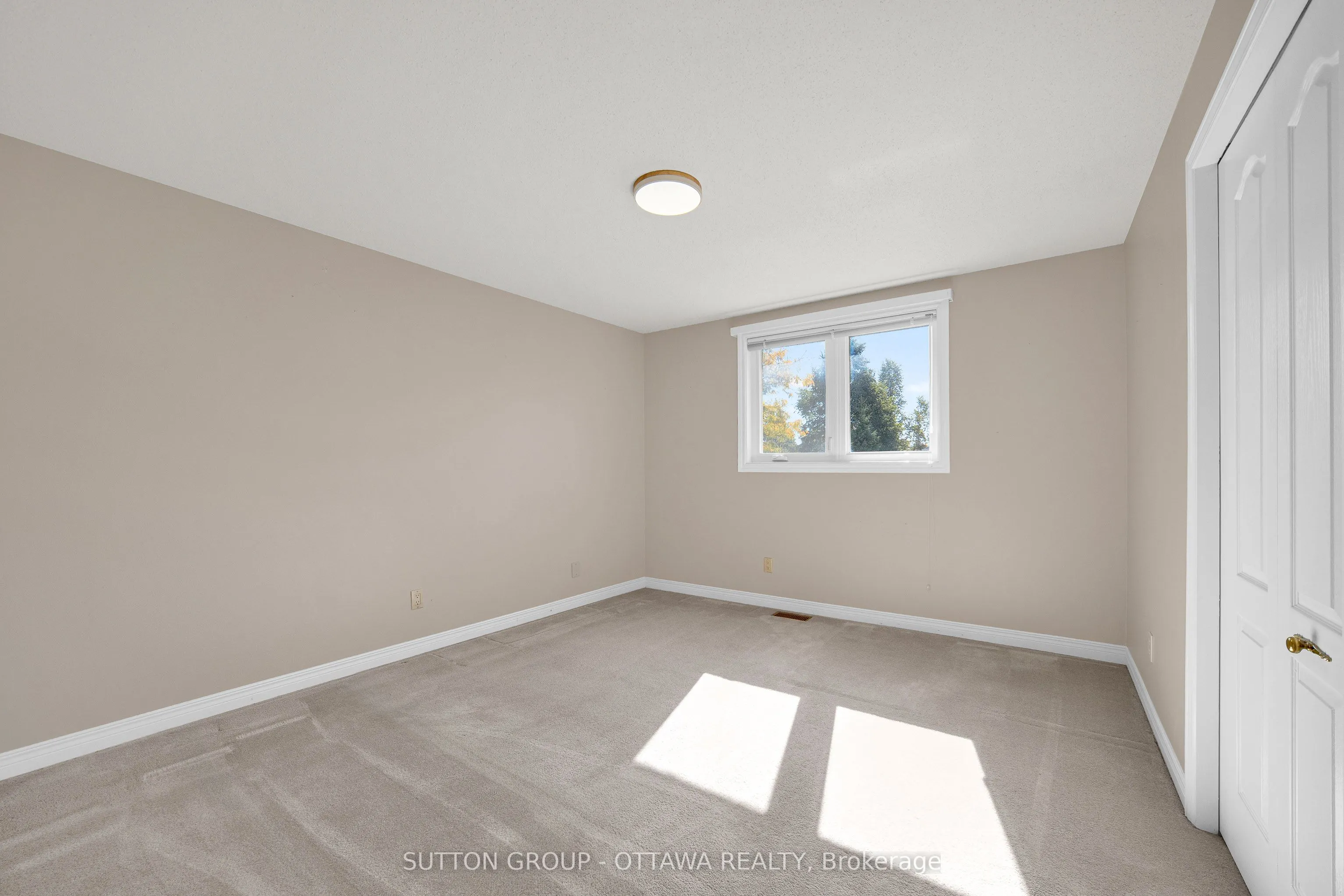 15 Rosemeade Place