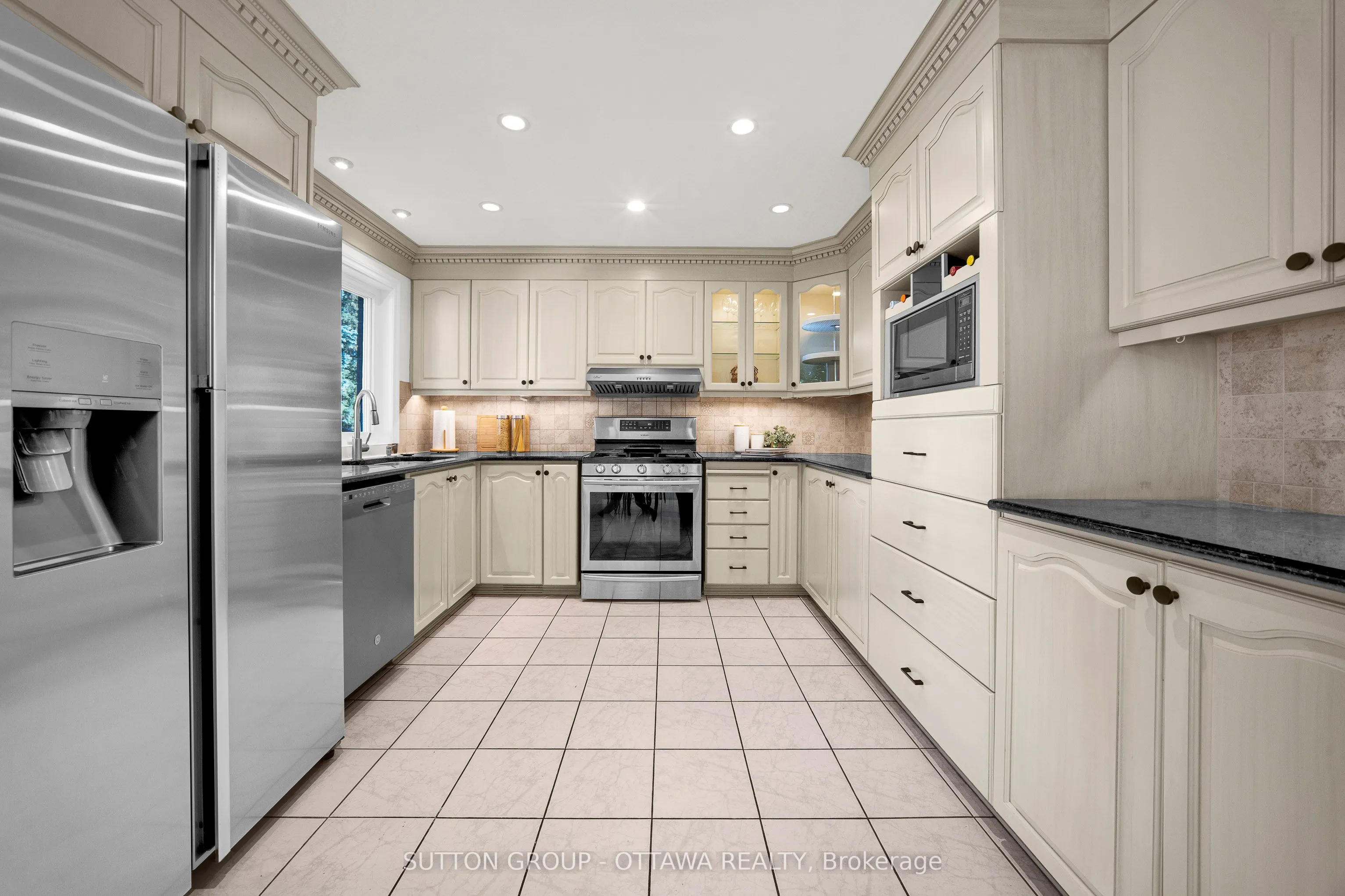 15 Rosemeade Place