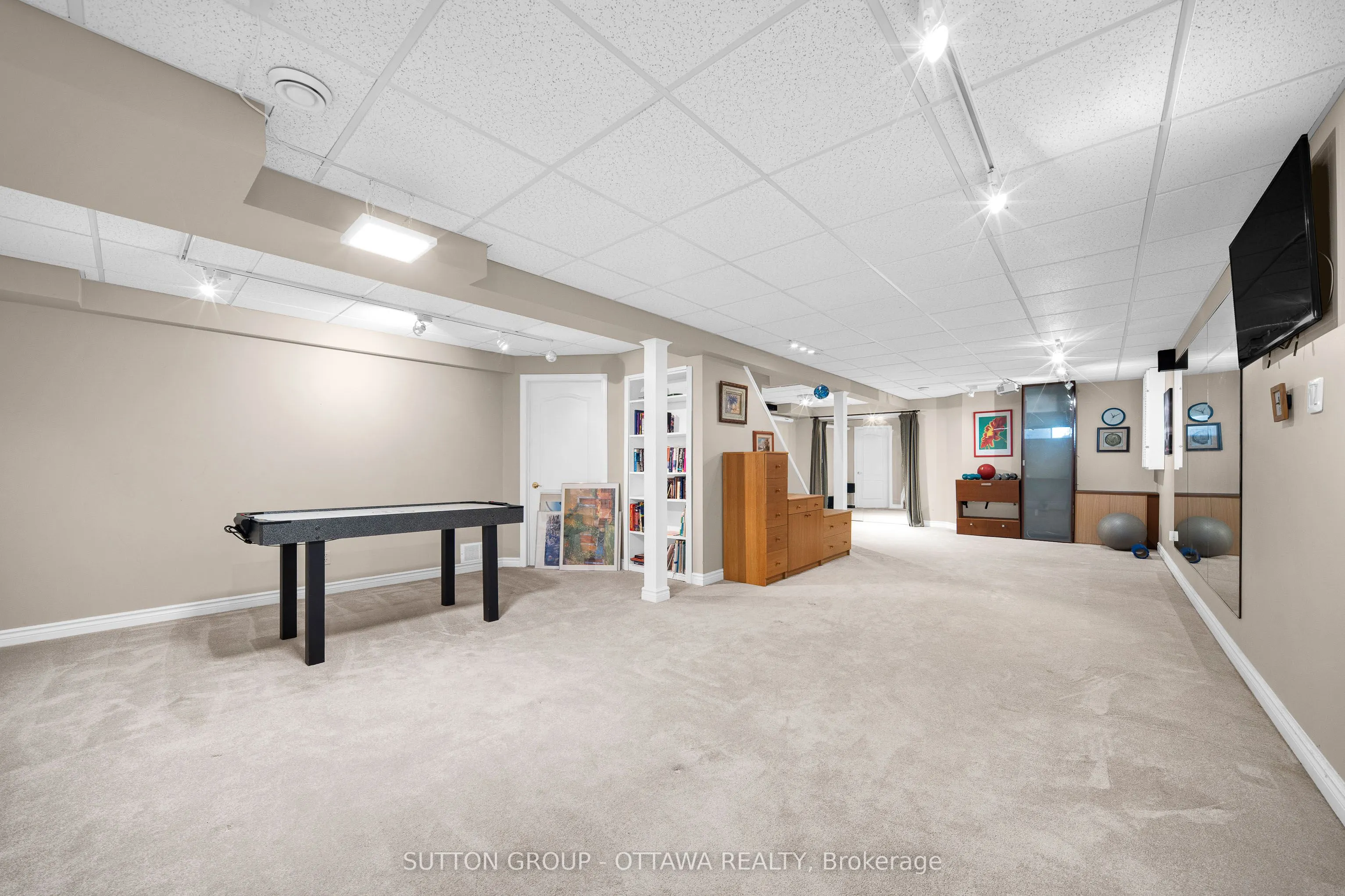15 Rosemeade Place