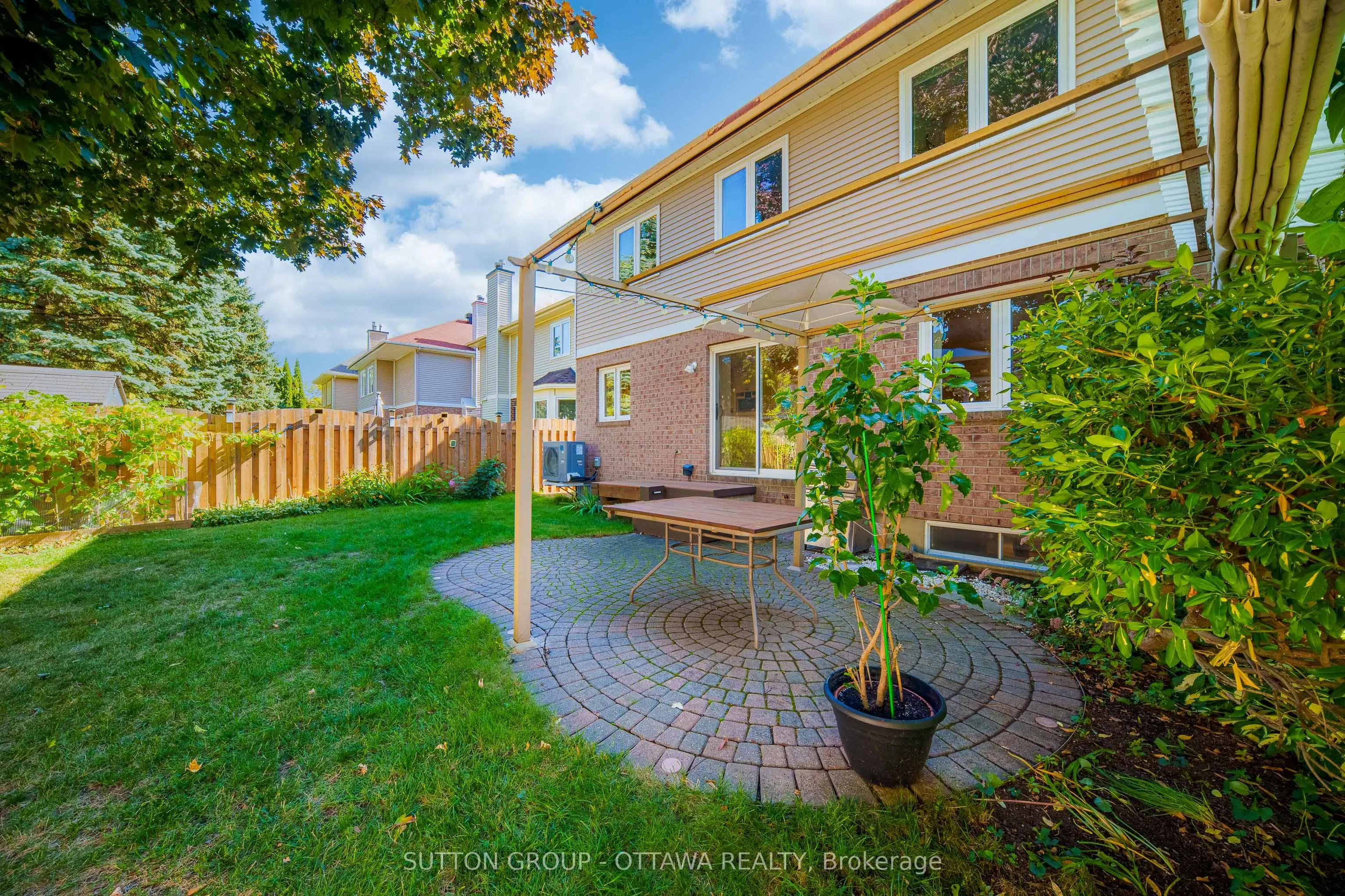 15 Rosemeade Place