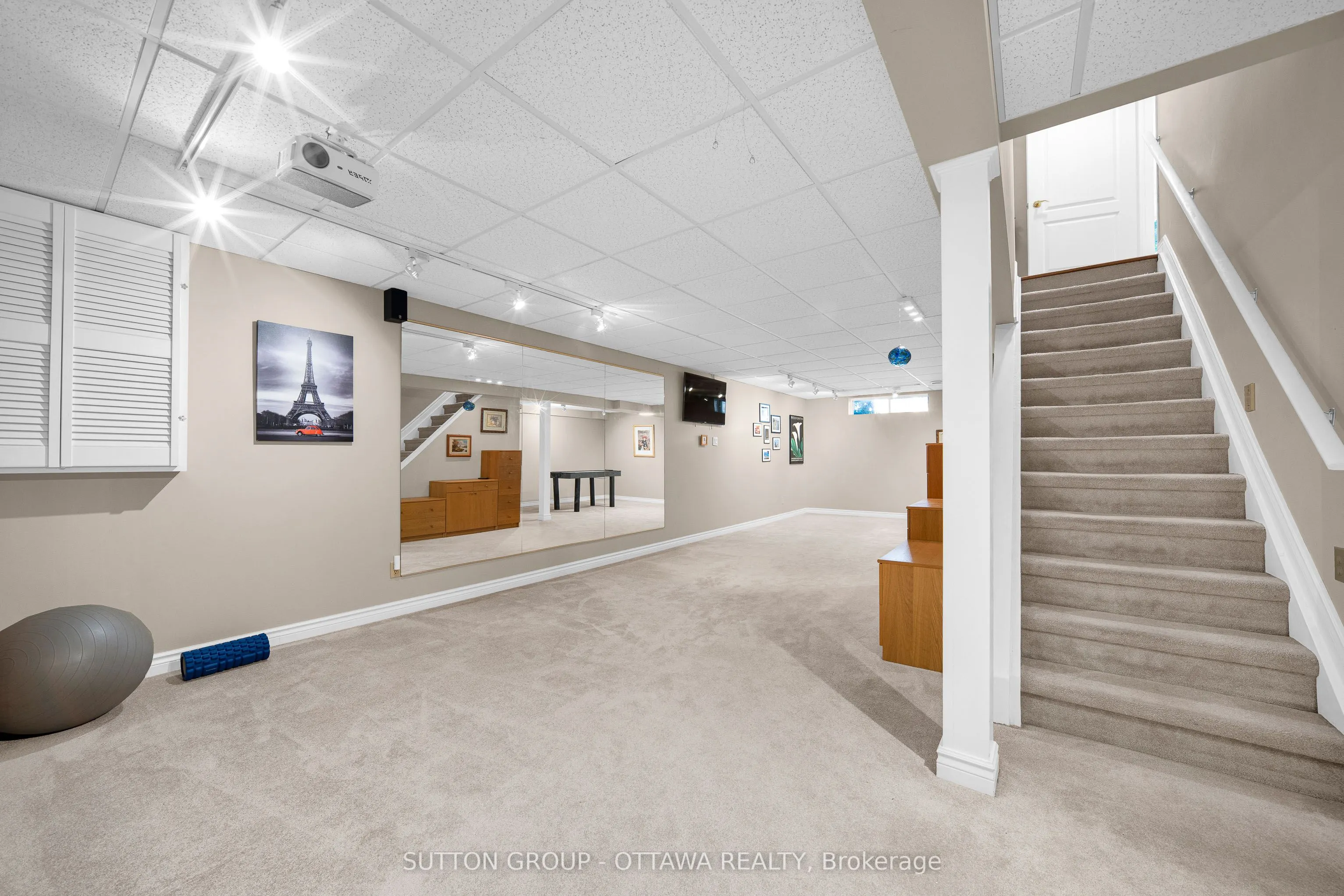 15 Rosemeade Place