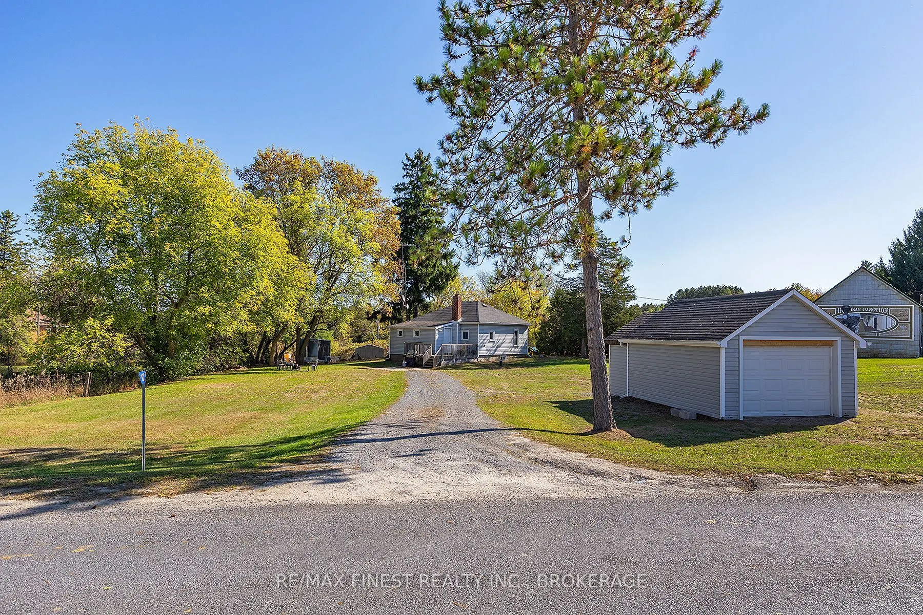 1018 Oak Flats Road