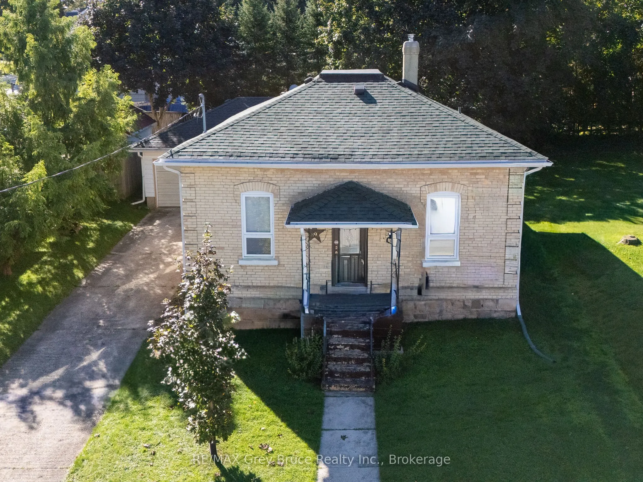 89 3rd Street SW