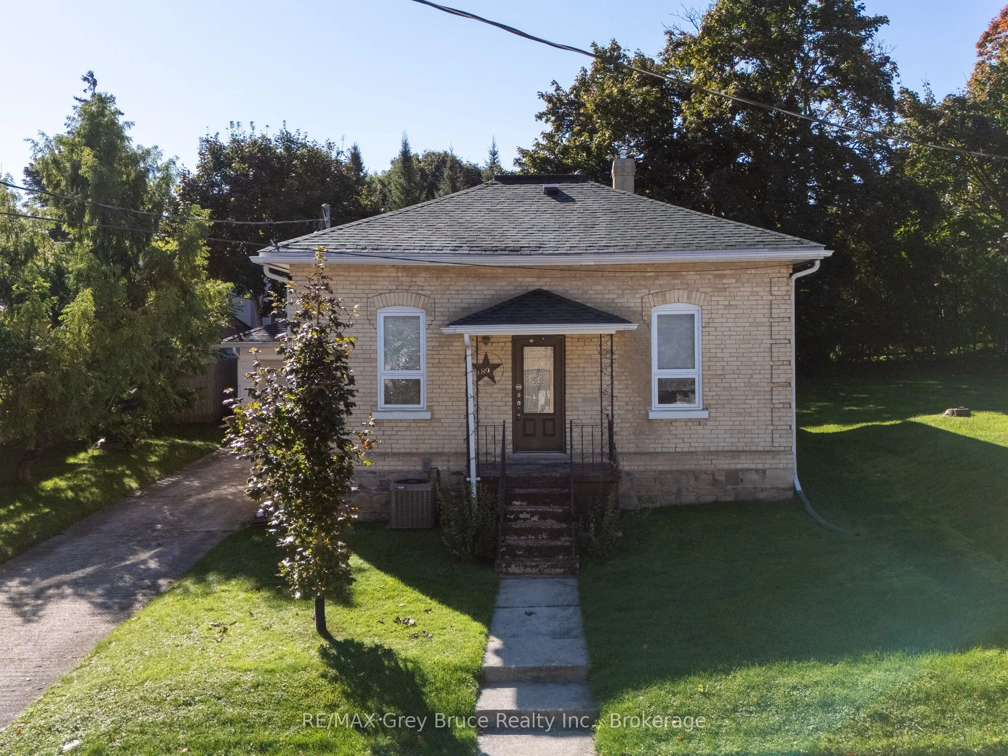89 3rd Street SW