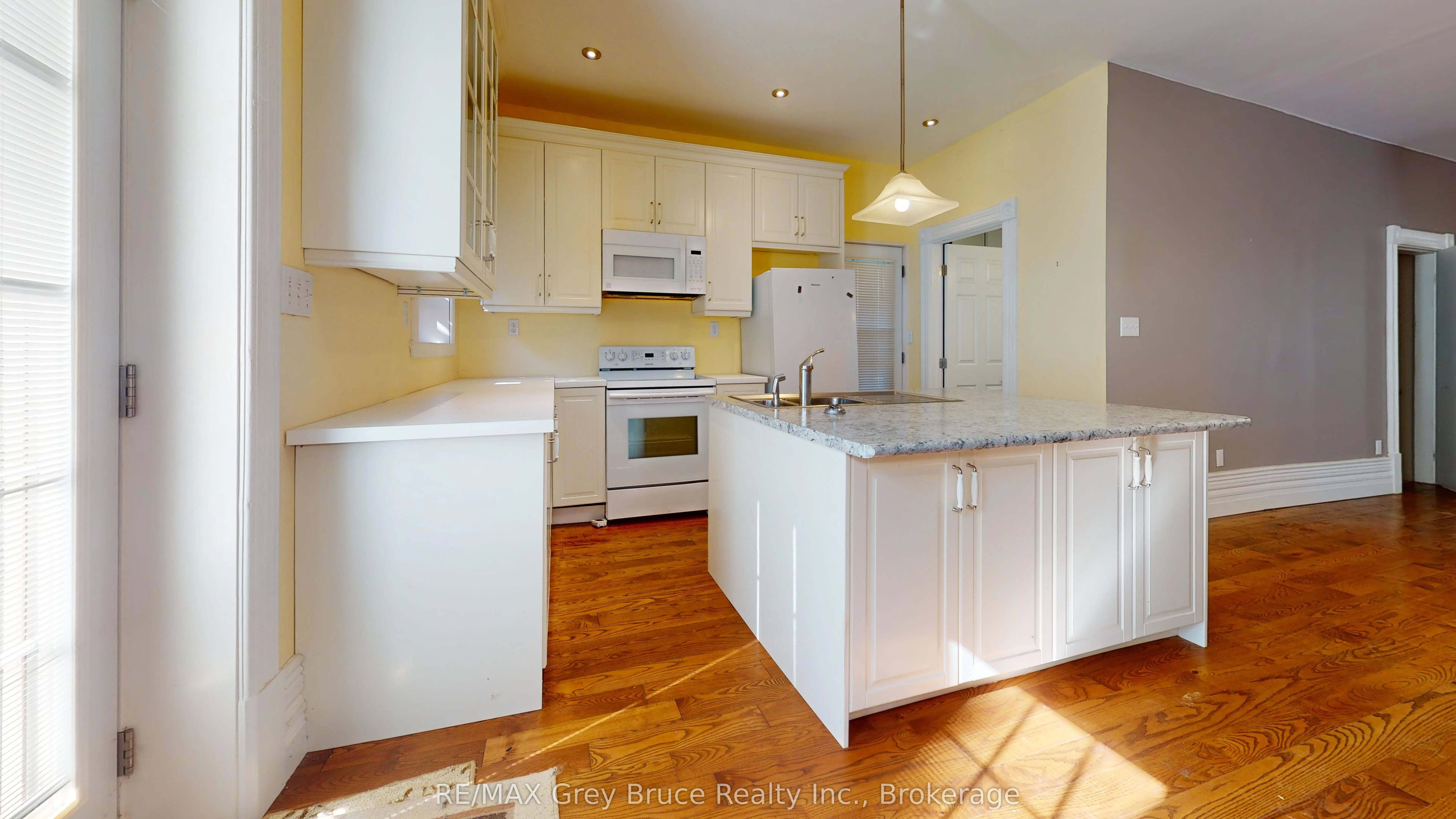89 3rd Street SW