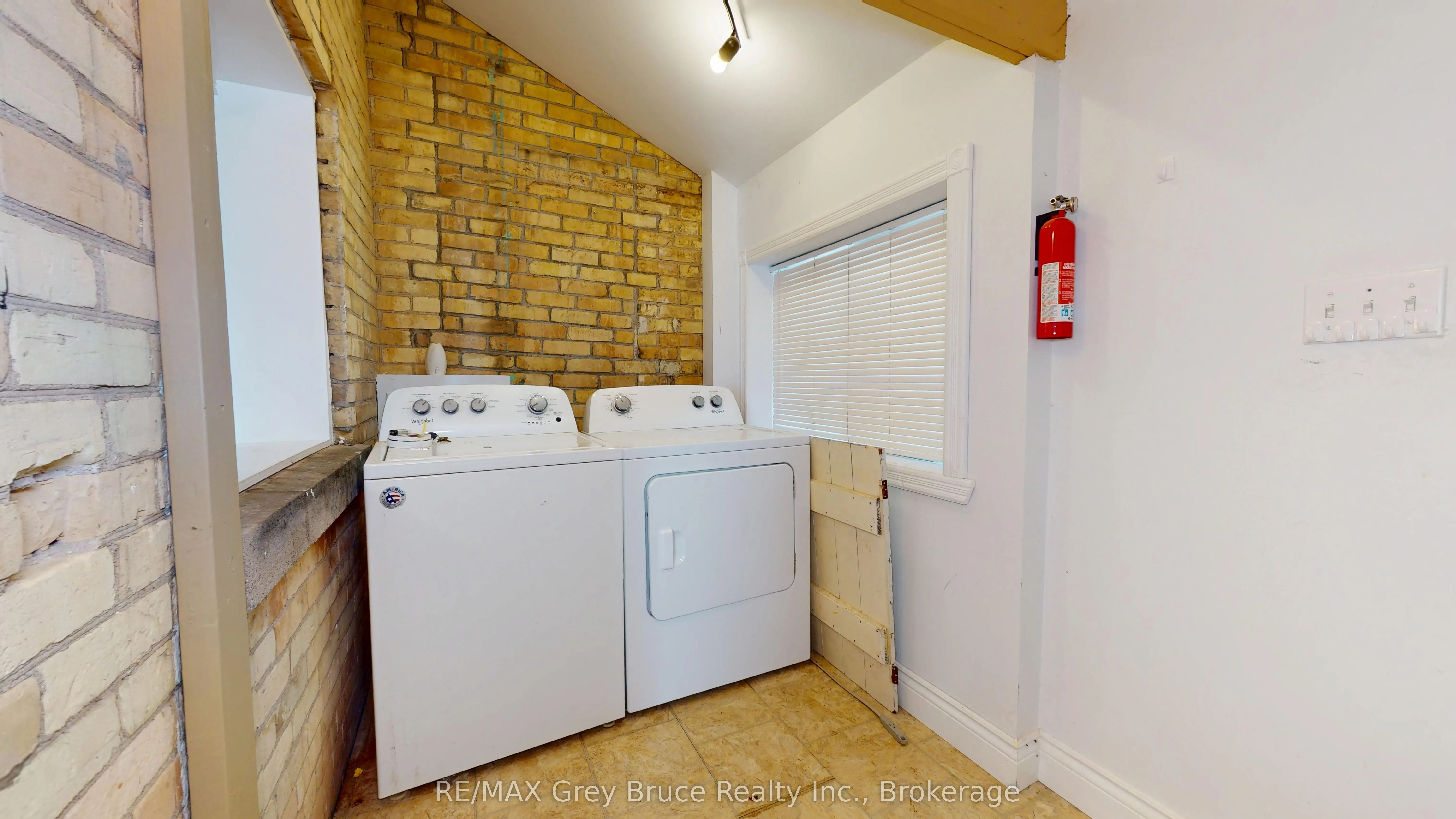 89 3rd Street SW