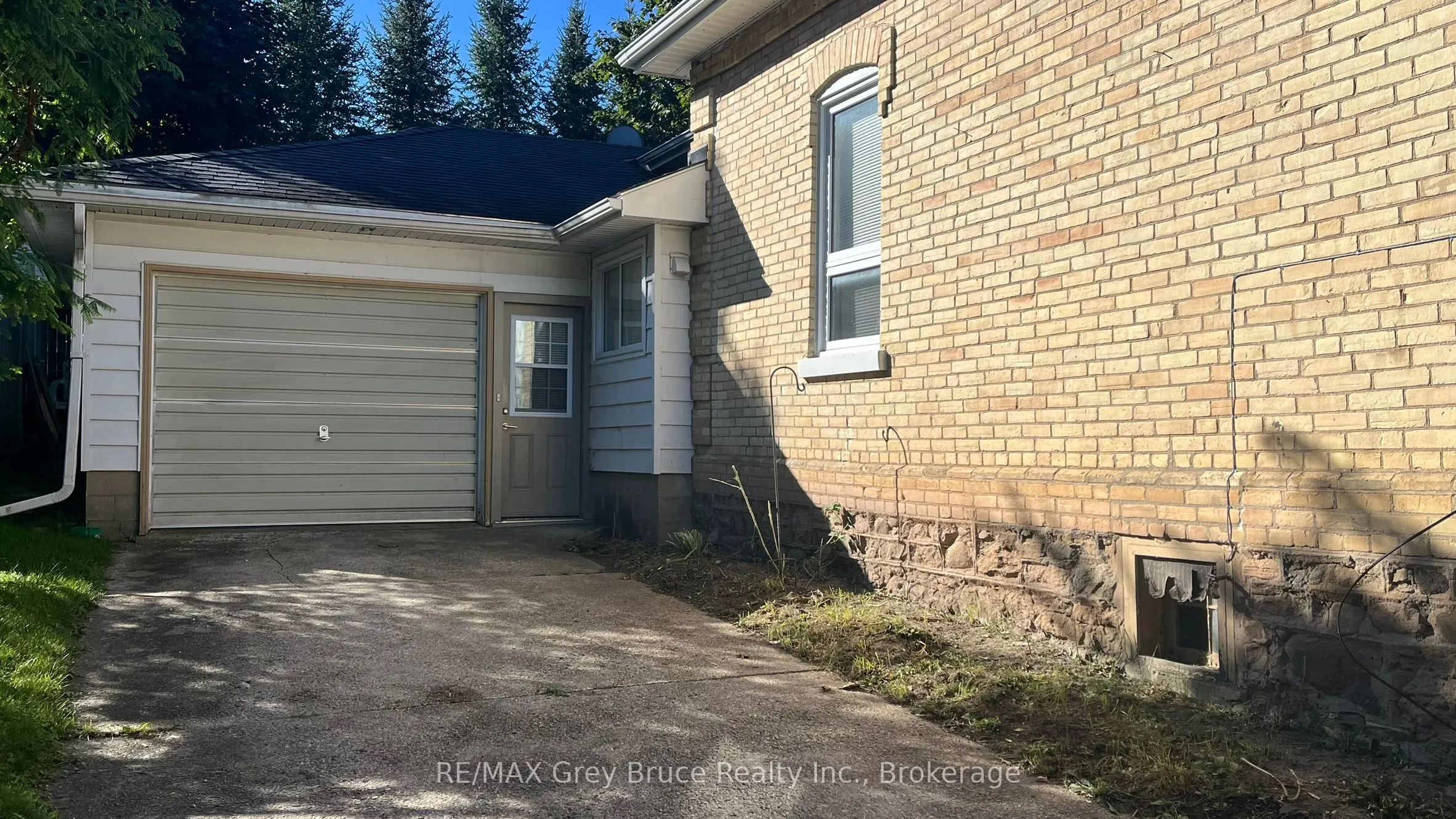 89 3rd Street SW