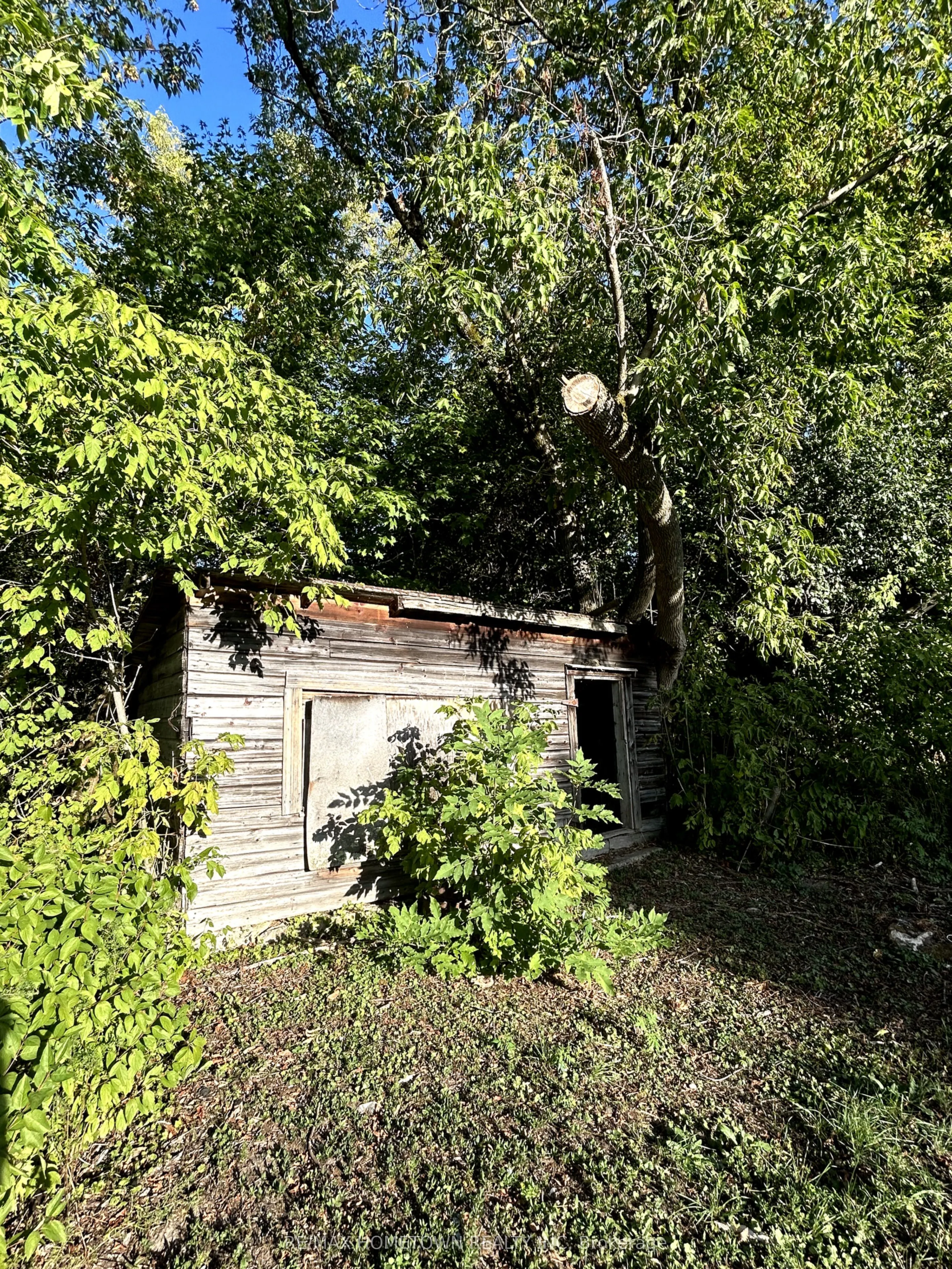 523 Lower Oak Leaf Road
