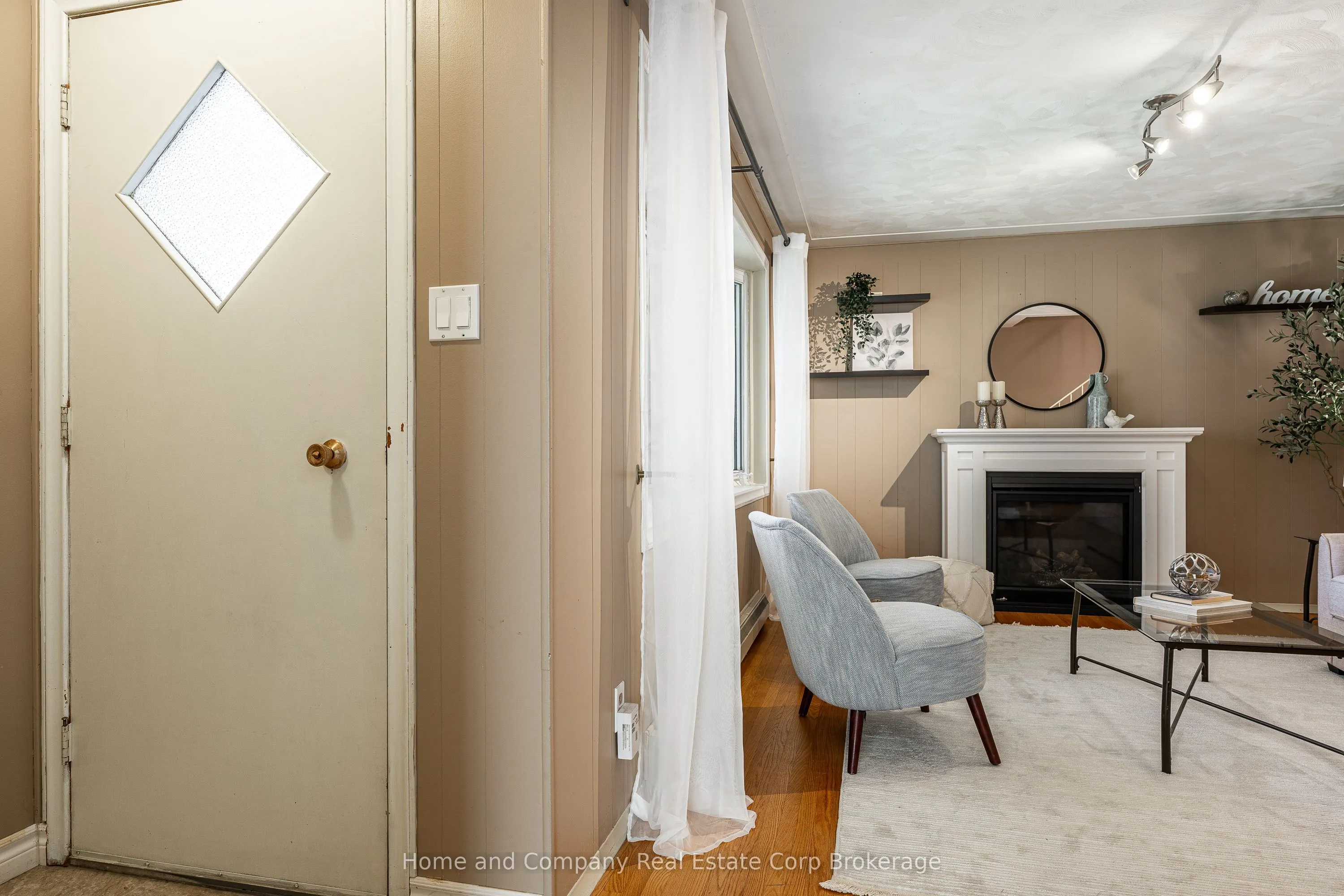 292 Redford Crescent