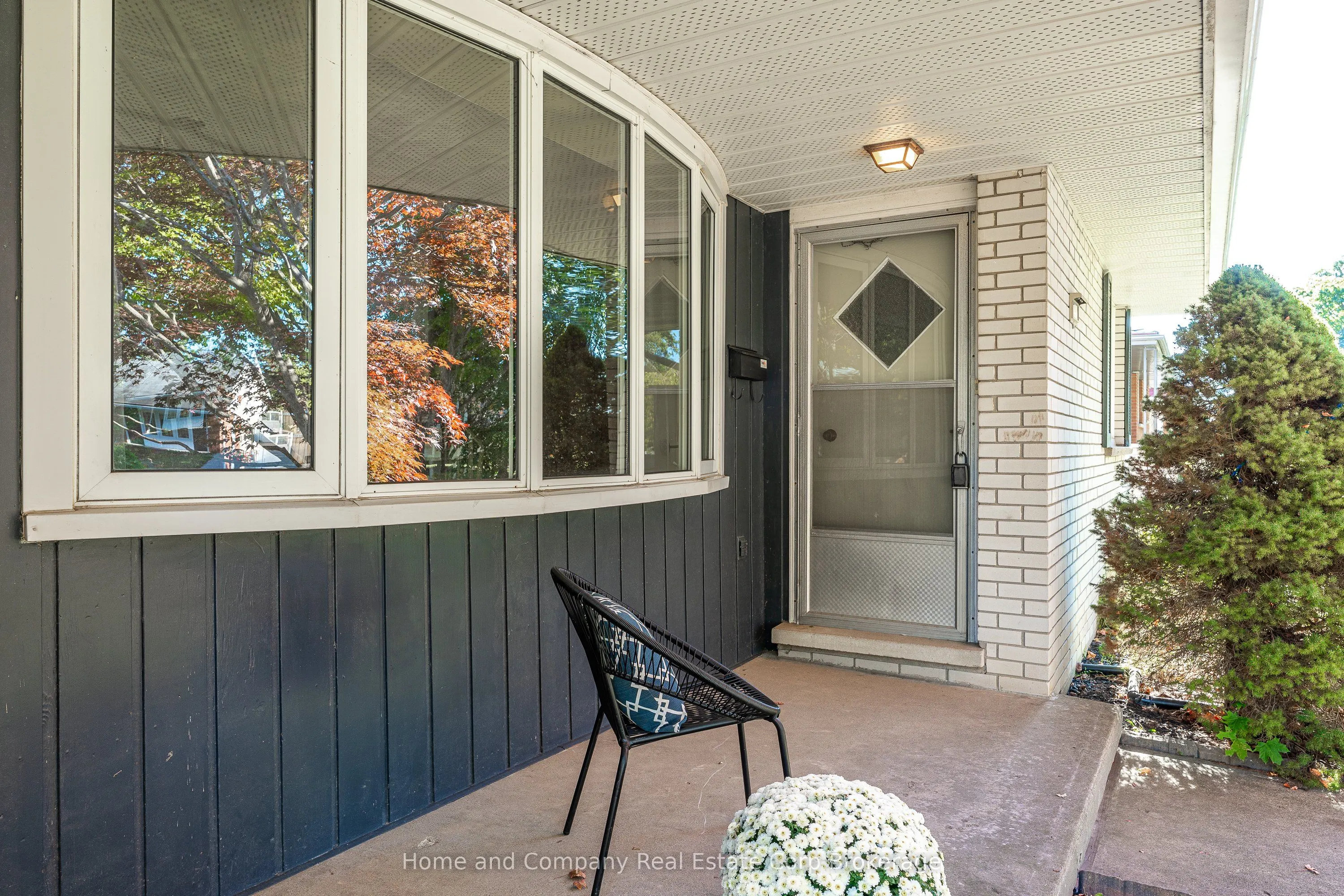 292 Redford Crescent