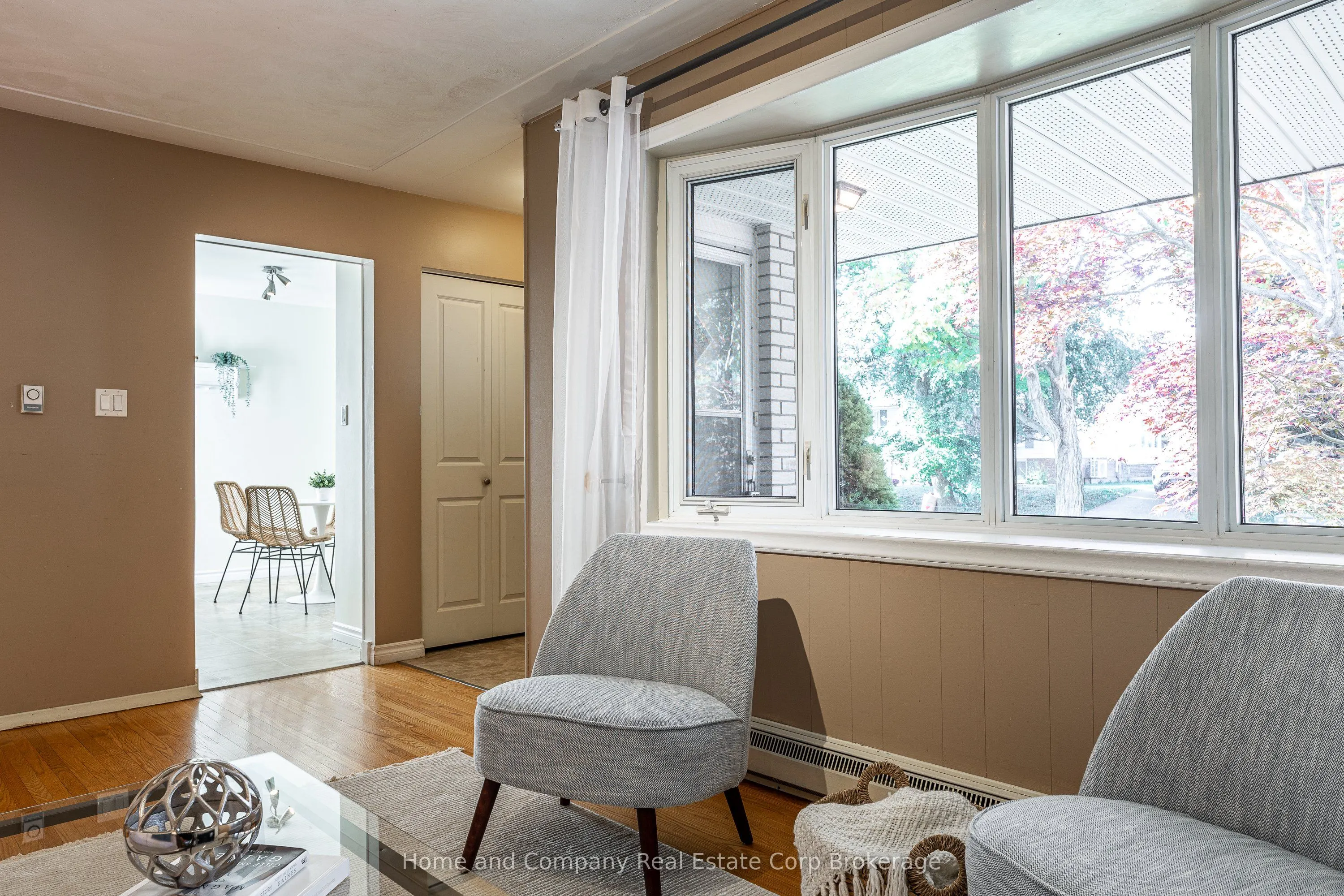 292 Redford Crescent