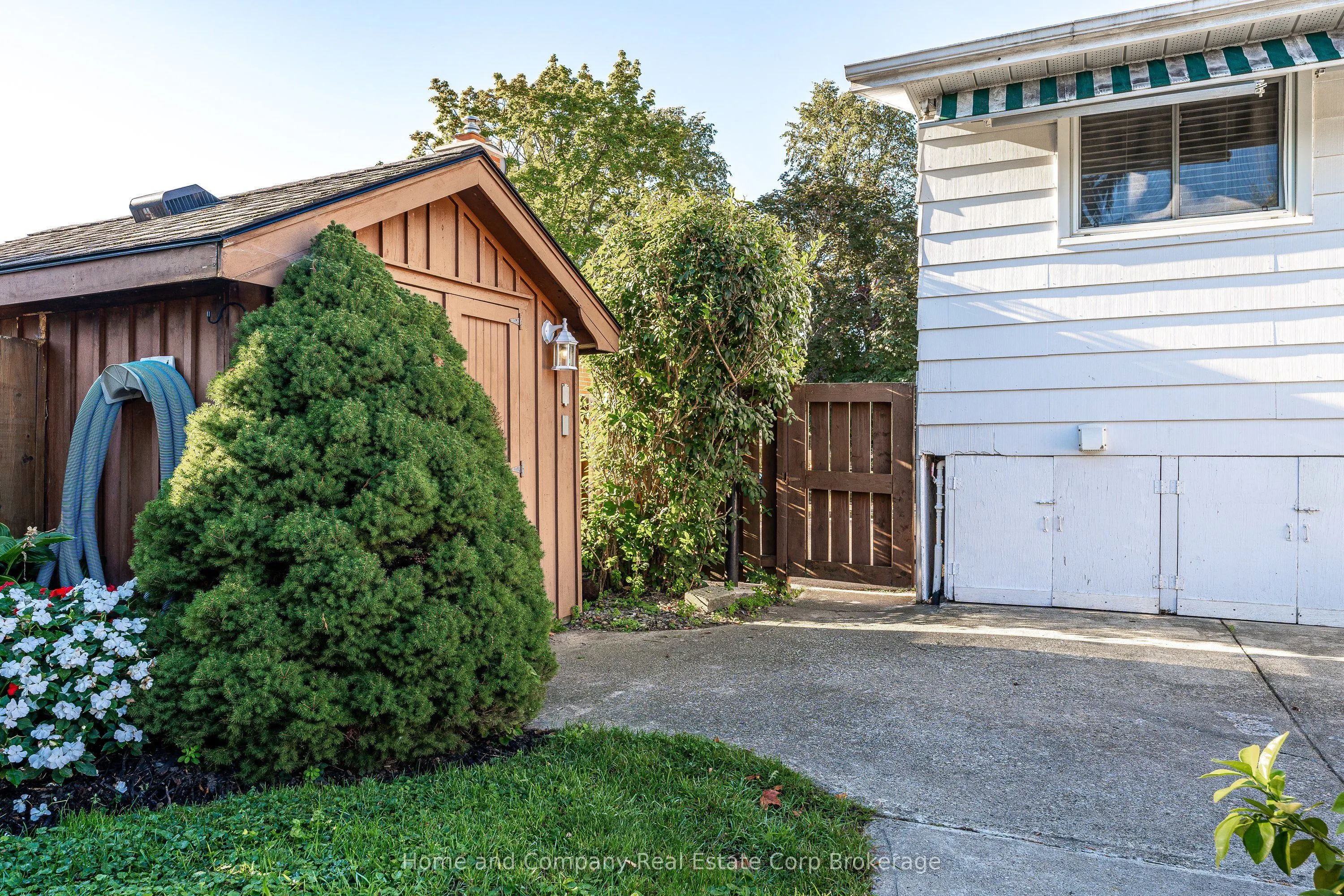 292 Redford Crescent
