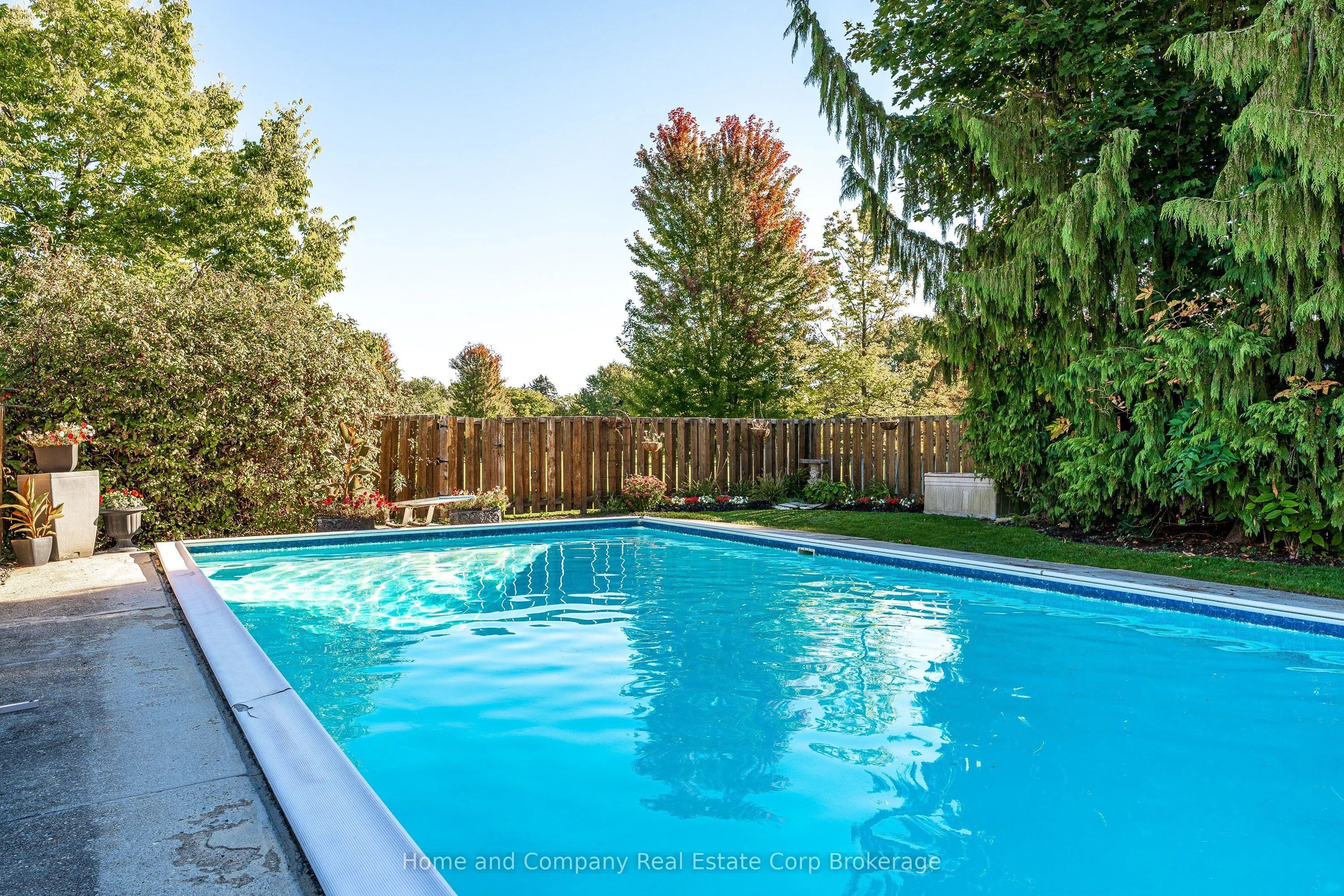 292 Redford Crescent