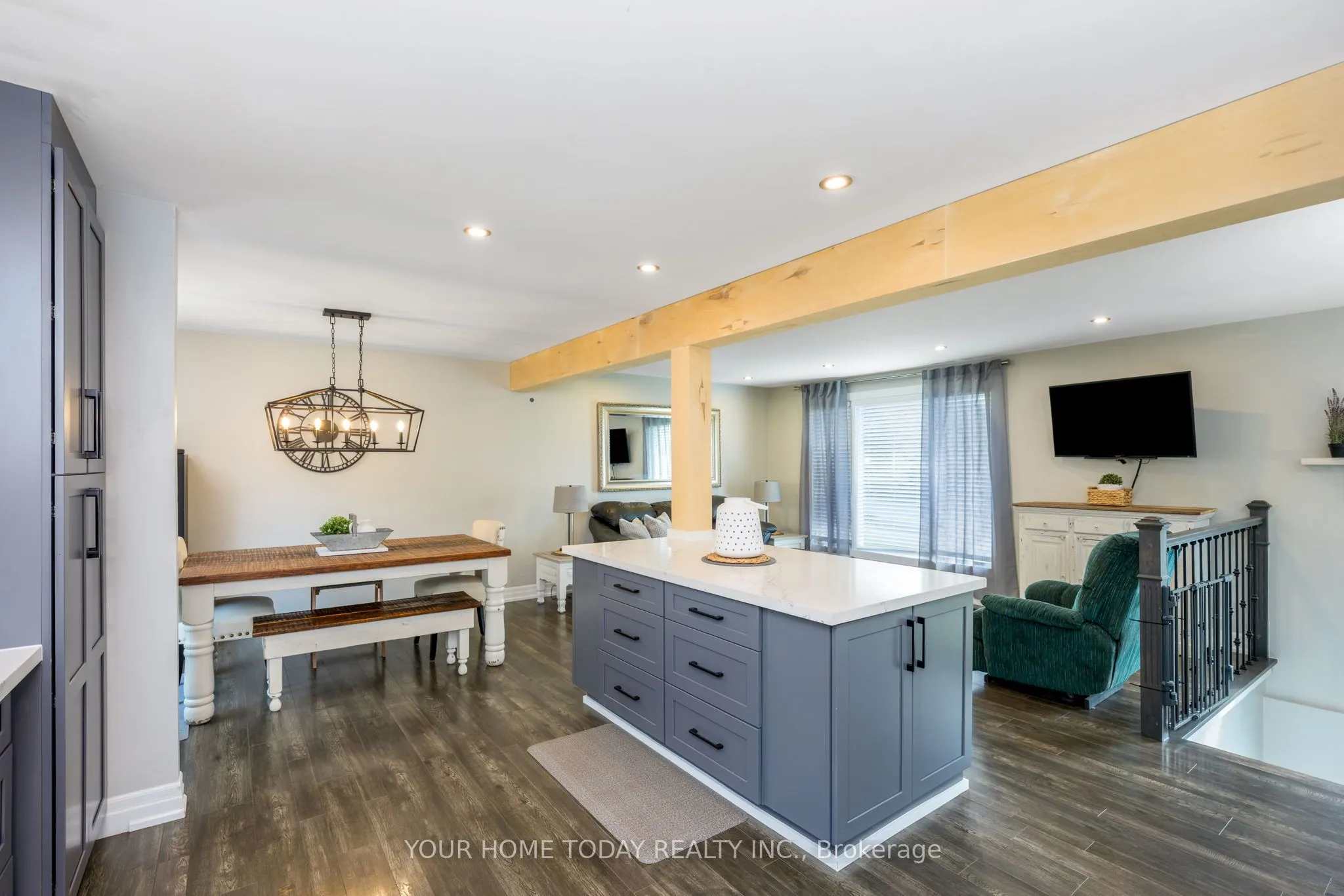 6 Ellen Crescent