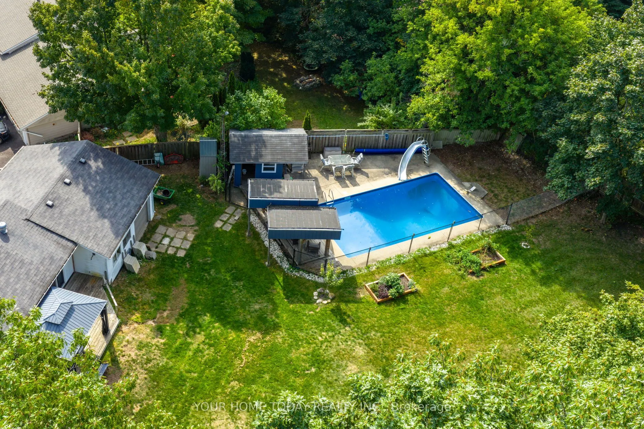 6 Ellen Crescent
