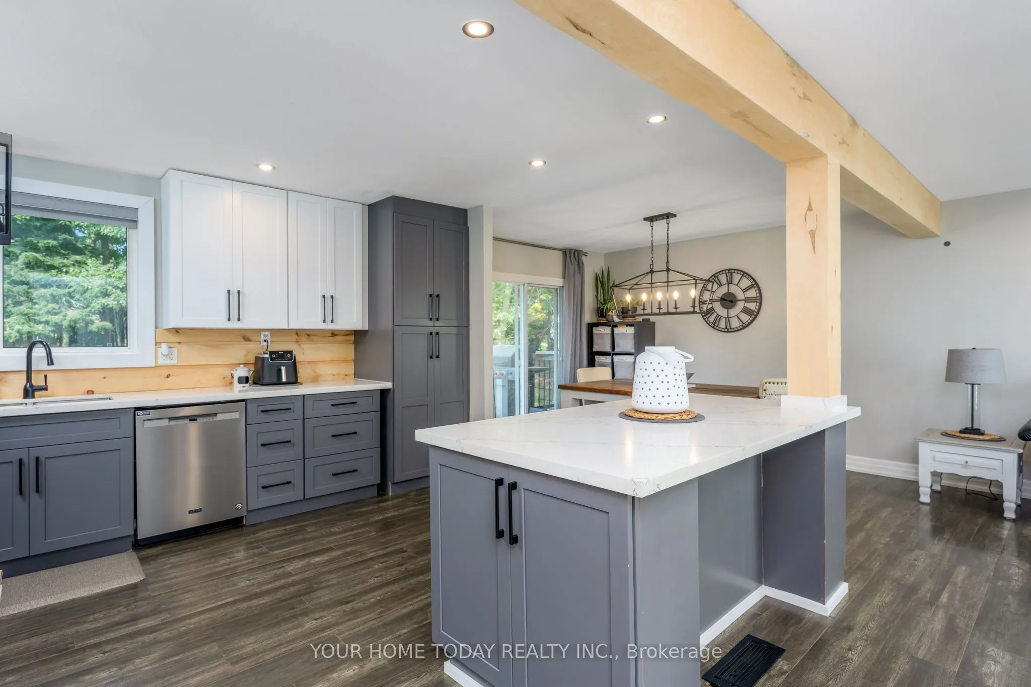 6 Ellen Crescent