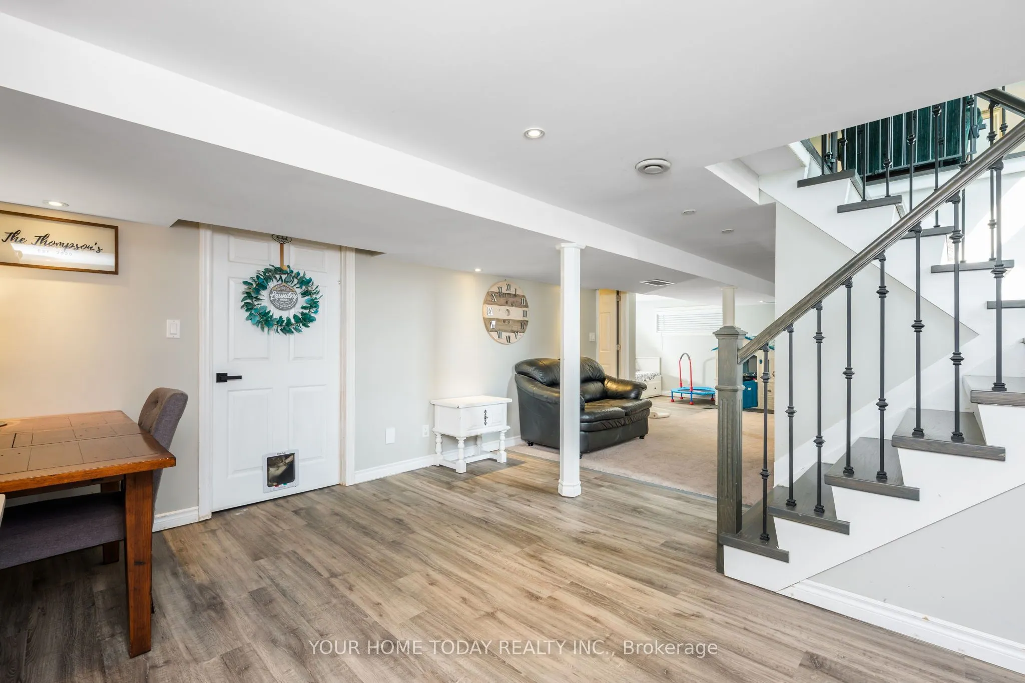 6 Ellen Crescent