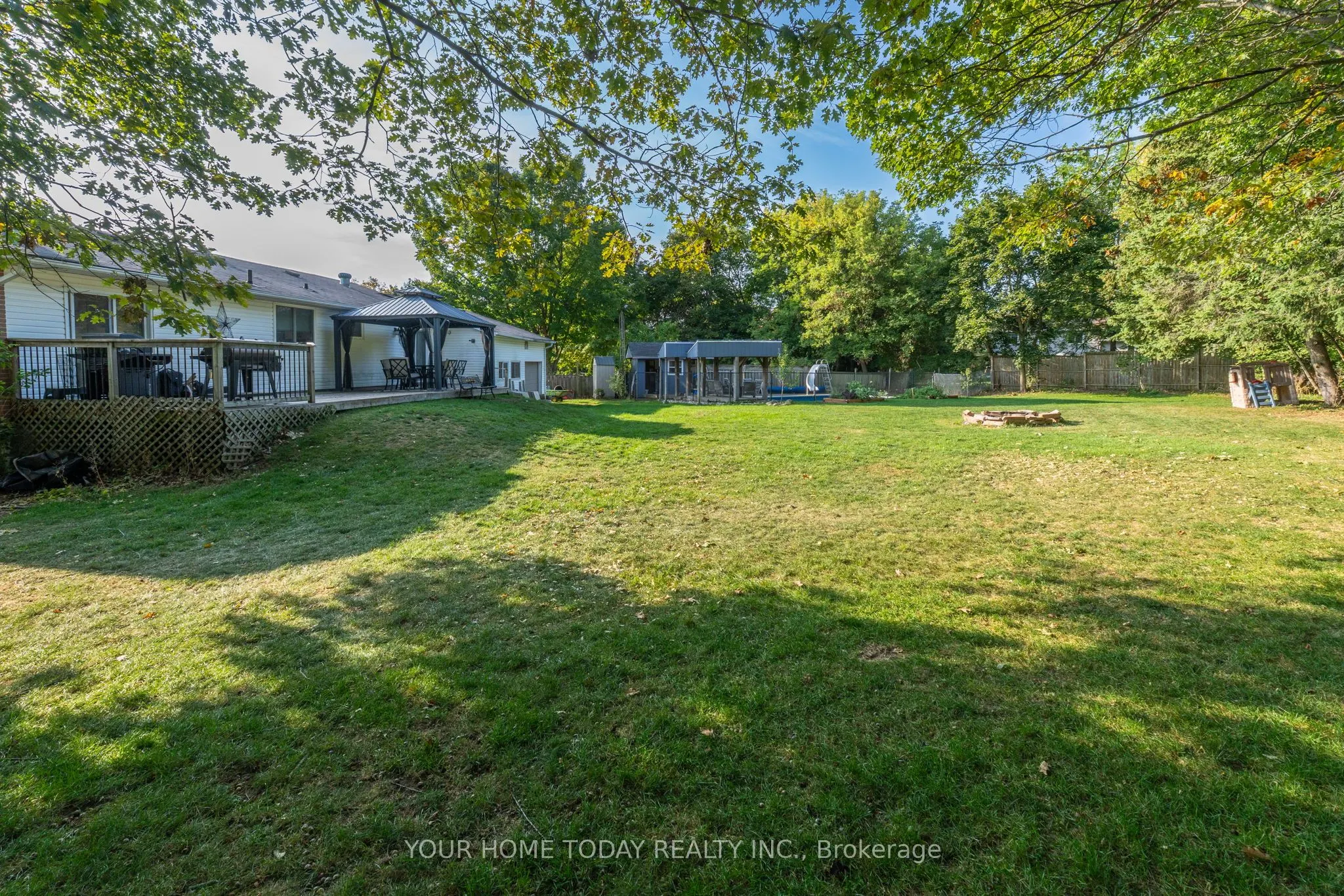 6 Ellen Crescent