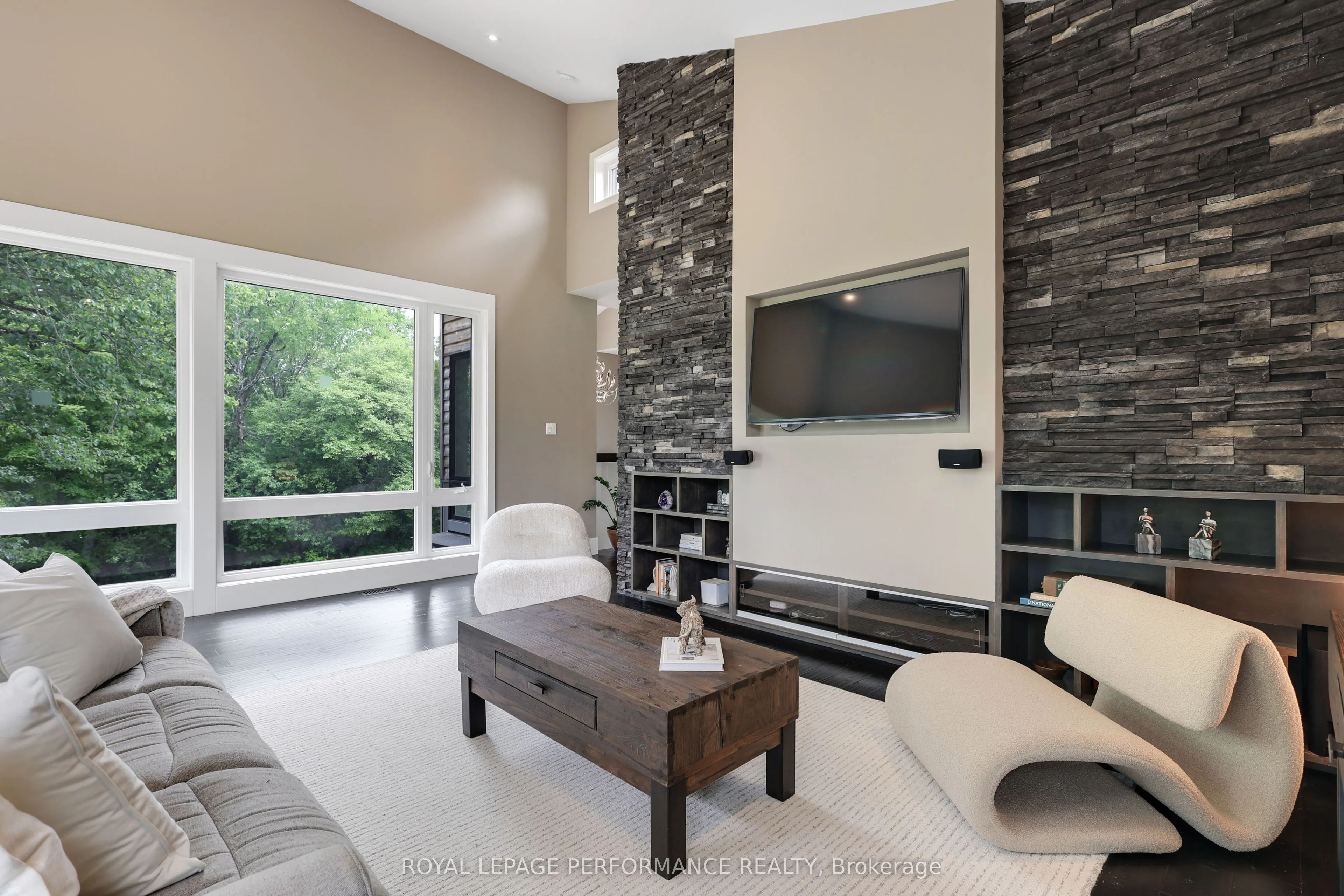 1141 Julia Court