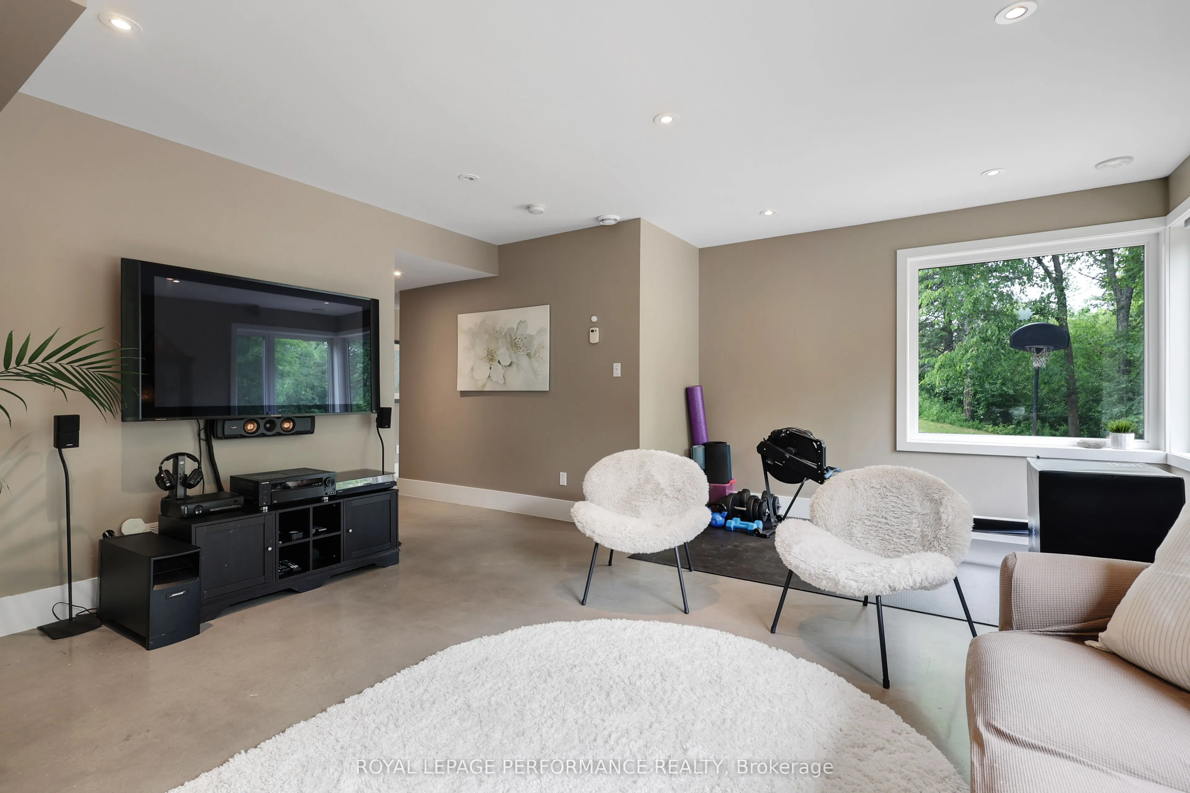 1141 Julia Court