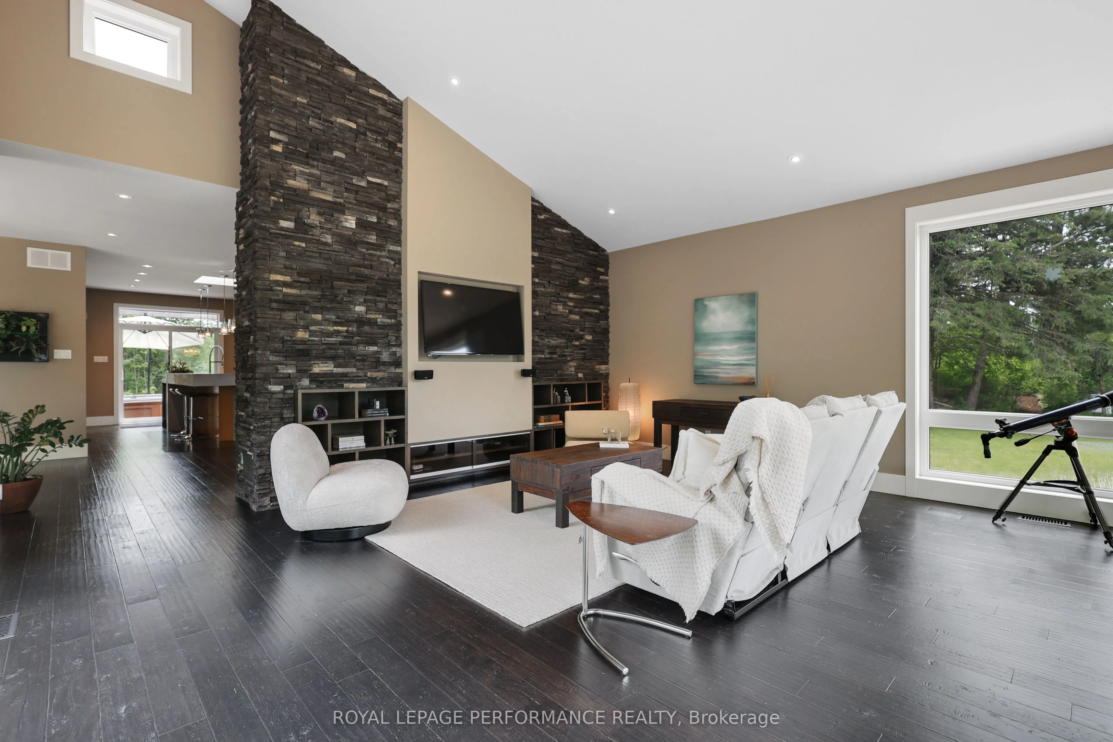 1141 Julia Court