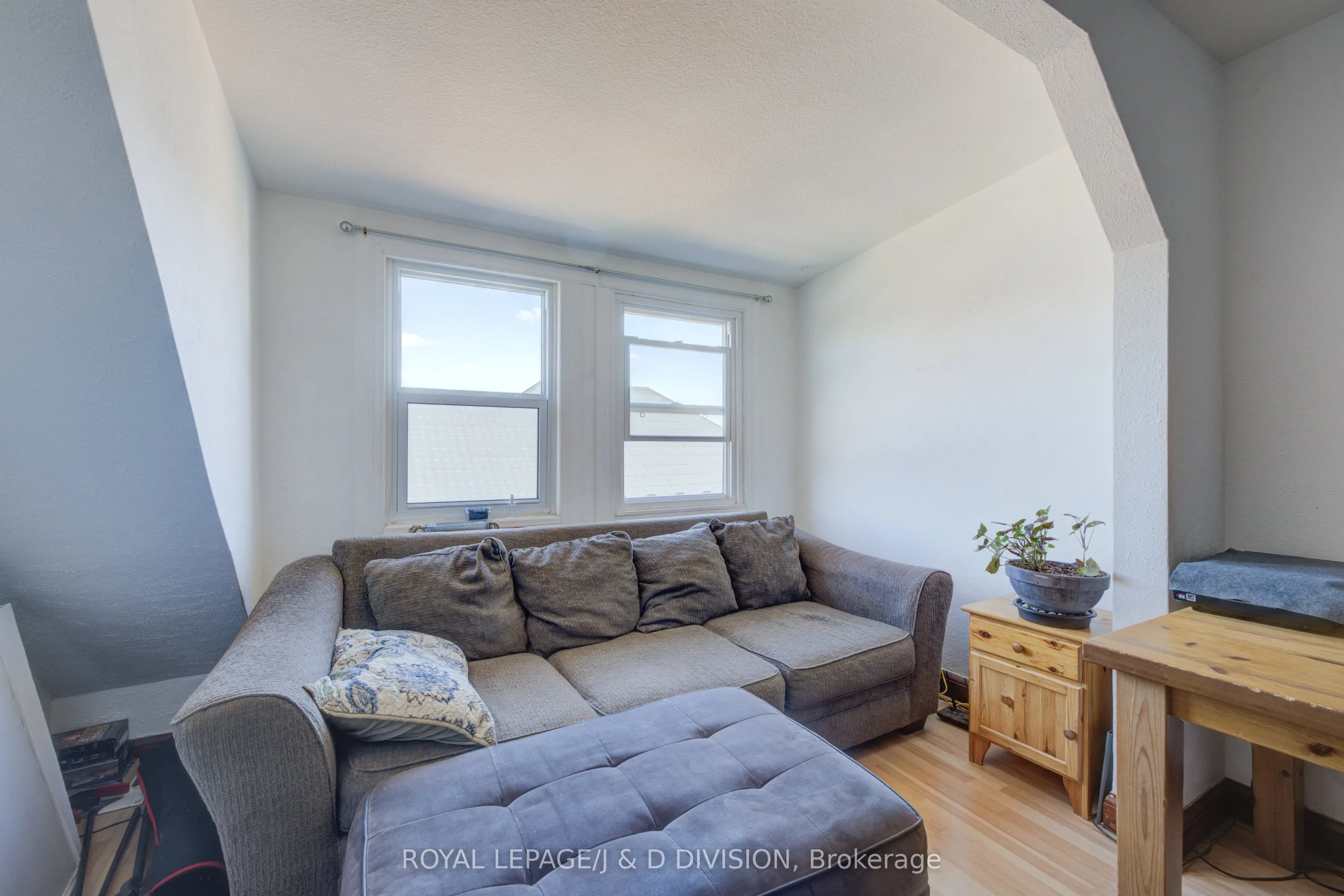 345 Louisa Street