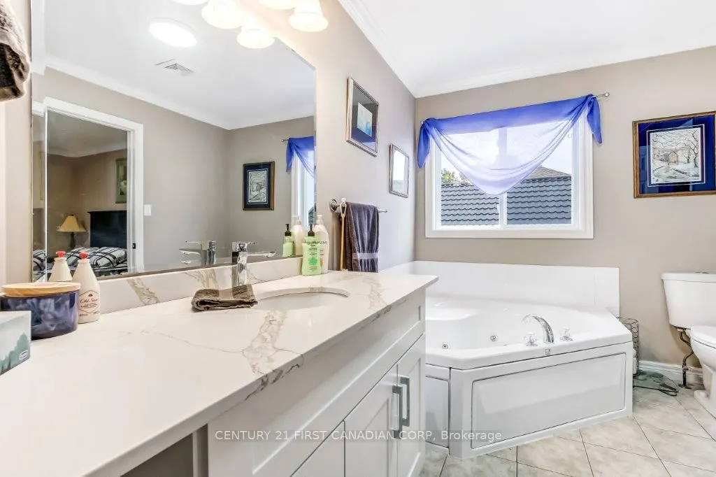 1275 Crosscreek Crescent