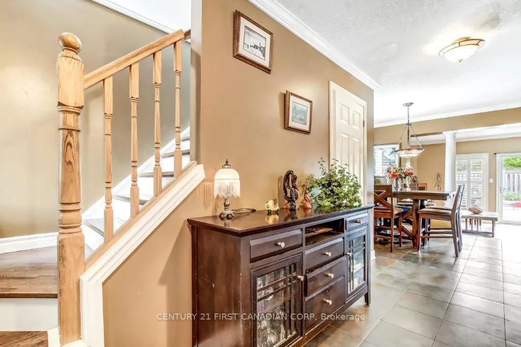 1275 Crosscreek Crescent
