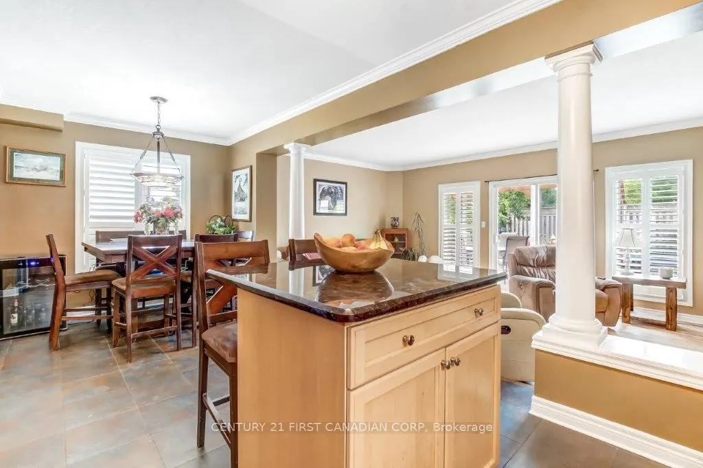 1275 Crosscreek Crescent
