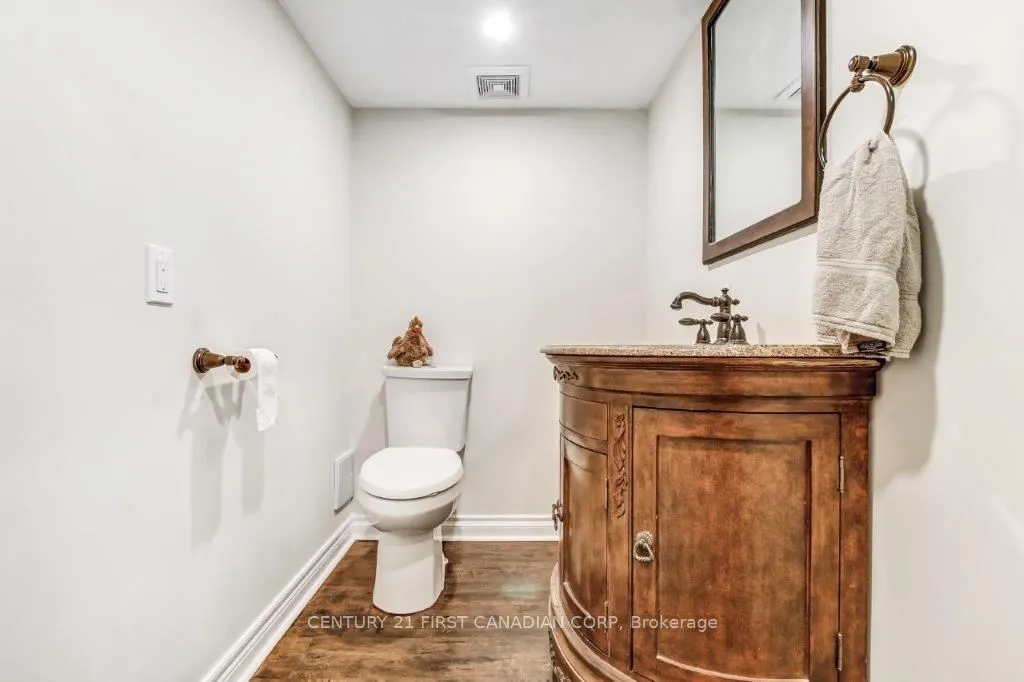 1275 Crosscreek Crescent