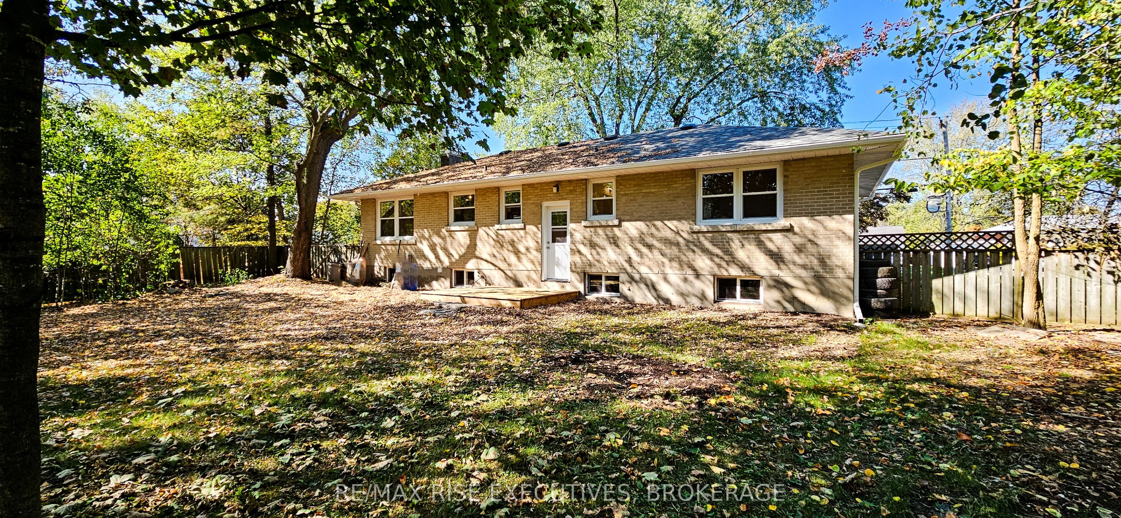15 Loyalist Avenue