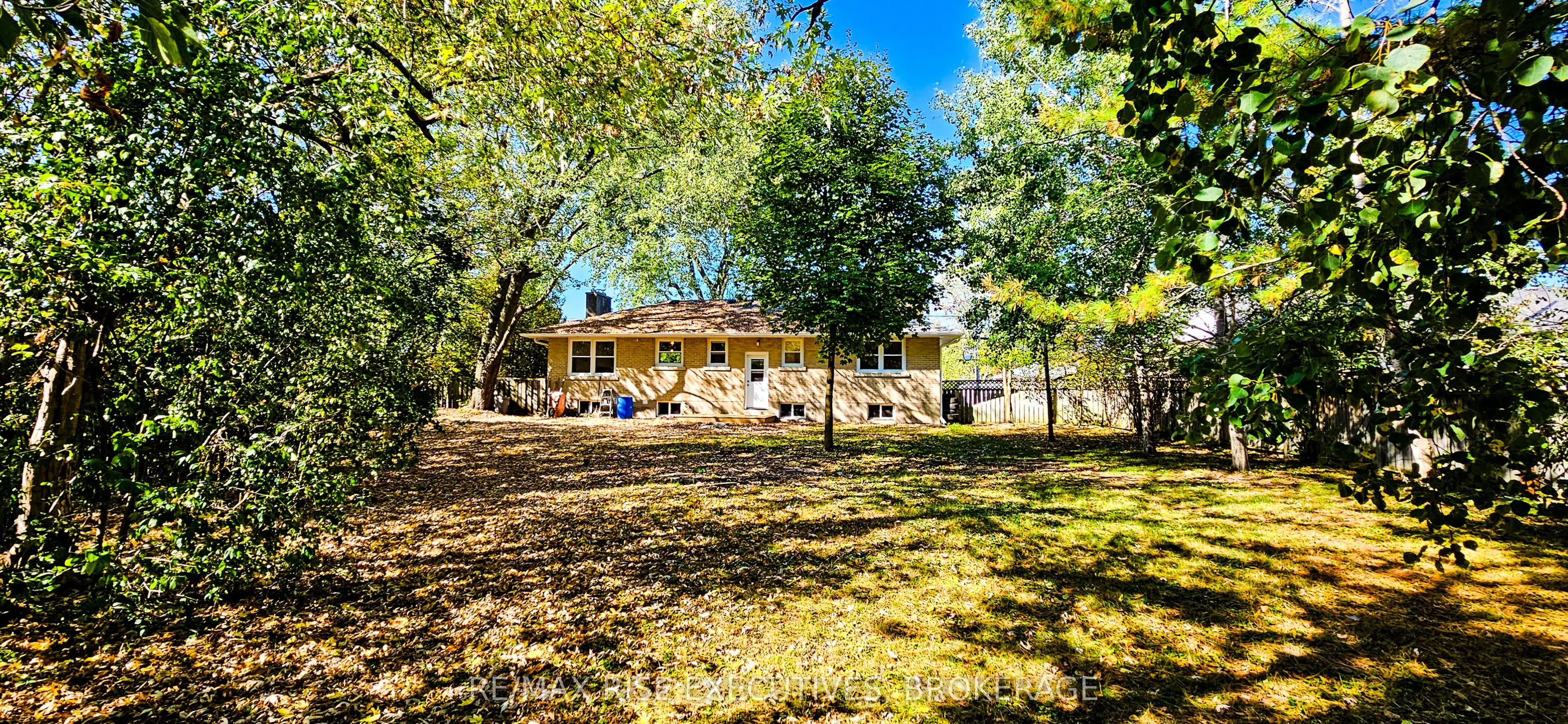 15 Loyalist Avenue